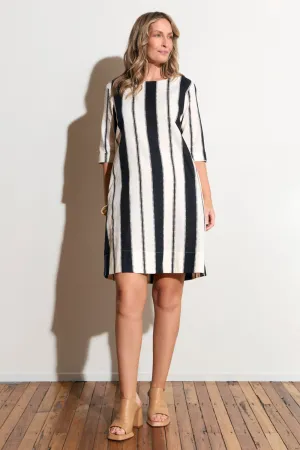 Boatneck Shift Dress in Shibuya FormFitting Cut