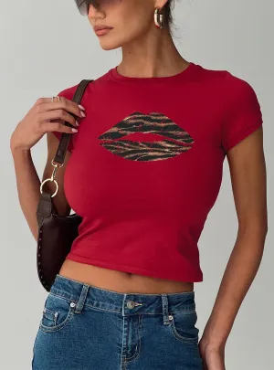 Sutin Tee Red Cozy Vibes