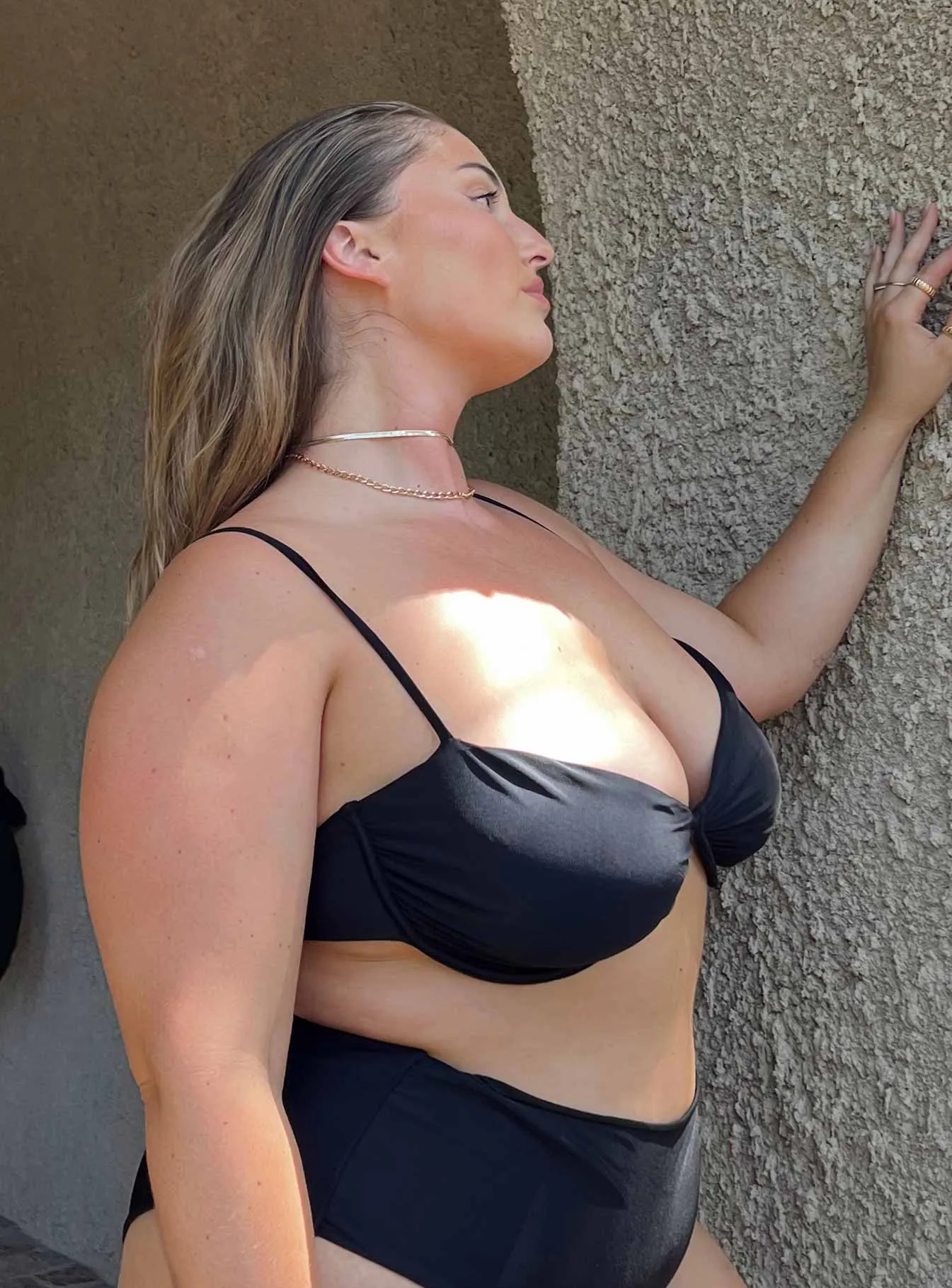 Avani Bikini Top Black Curve Hypoallergenic Lining