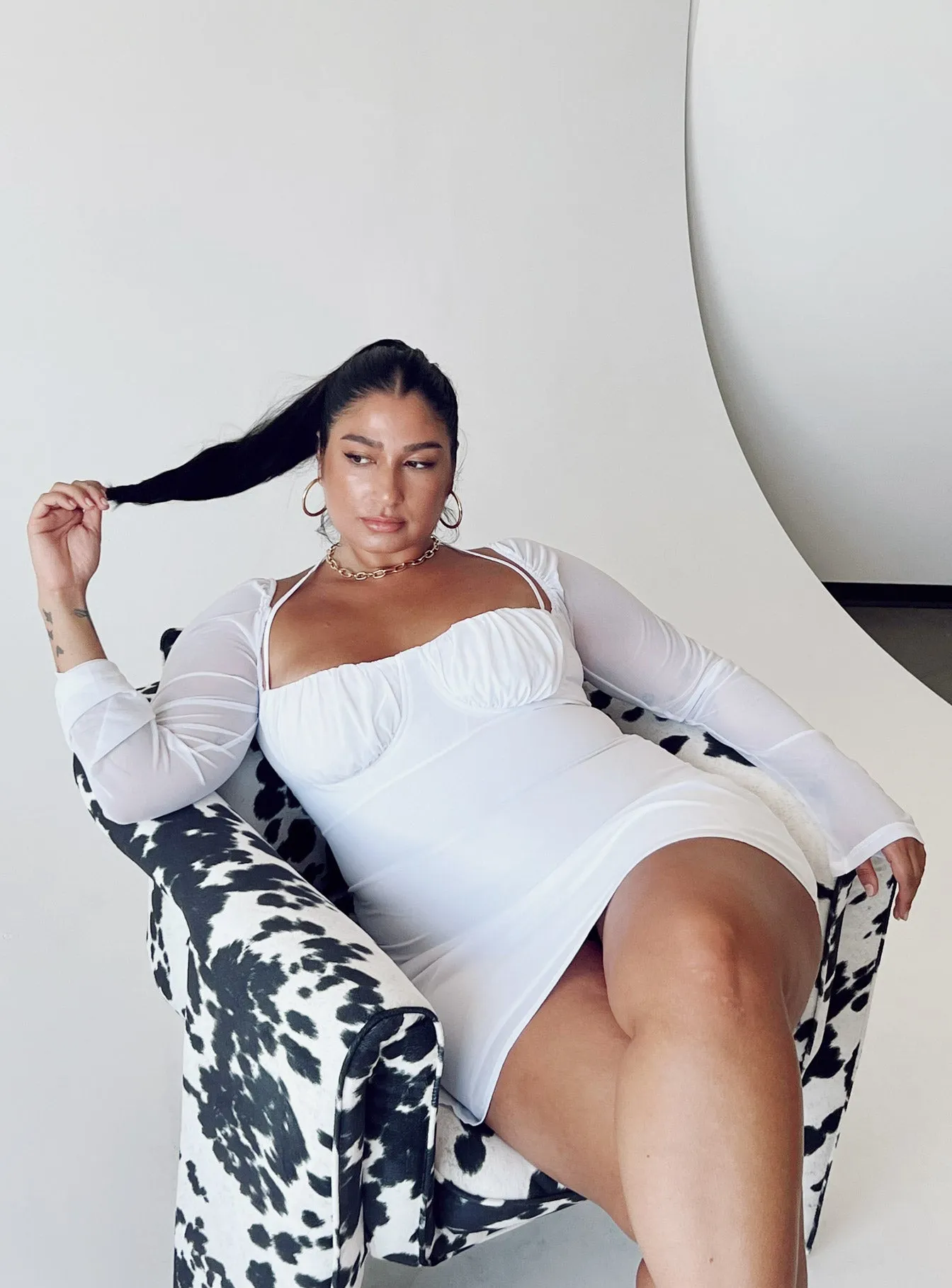 Playful evening dress Edge Beat Dyer Sheer Sleeve Mini Dress White Curve