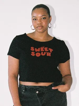 Sweet N Sour Tee Black / Red Curve Retro nostalgia Easy Care Fabric