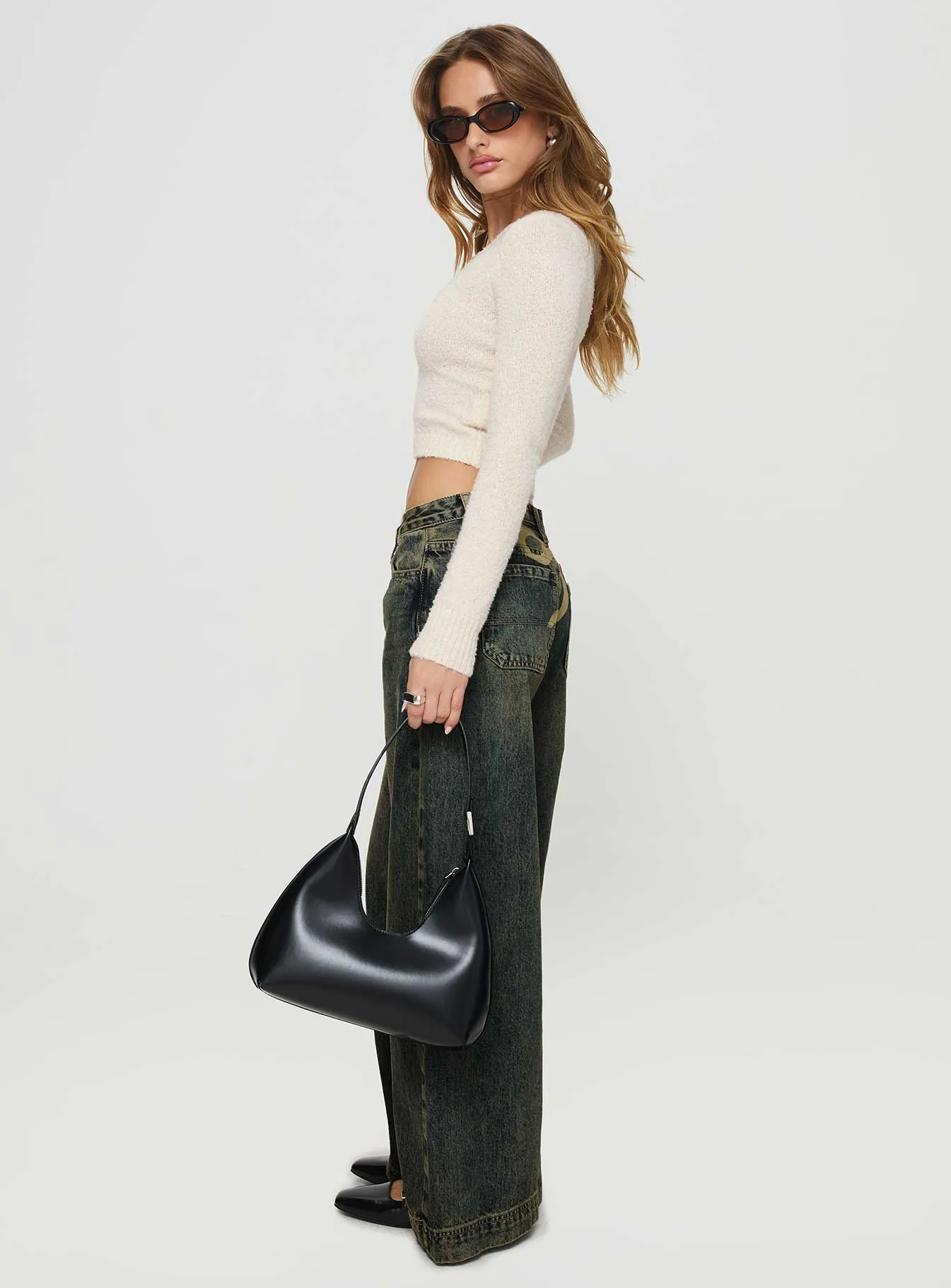 Chill Outfit Spring Mood Neutral Casual Ribbon Stamp Low Rise Wide Leg Jeans Antique Wash Petite
