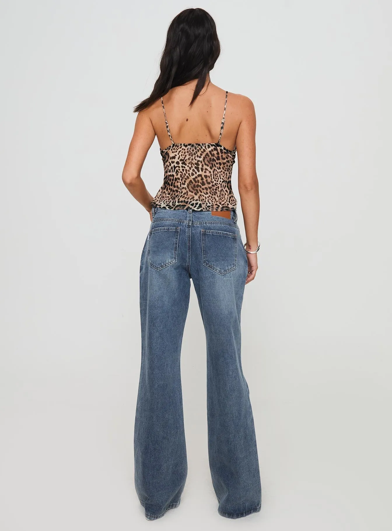 Multi Season Piece Matching Basic Joner Low Rise Flare Jeans Light Blue Wash