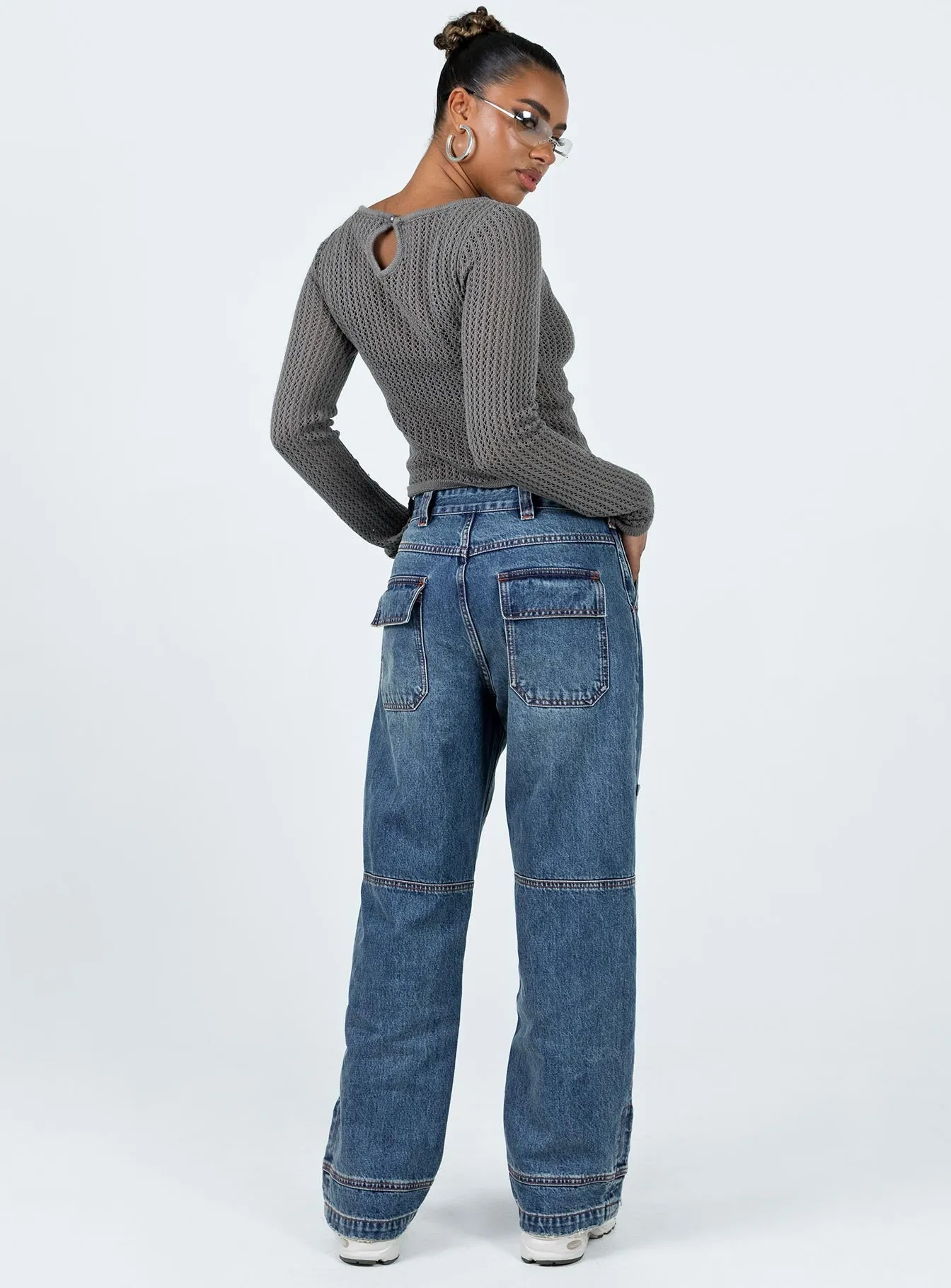 Modern Spring Mood Balanced Look Tein Low Waist Jeans Dark Denim