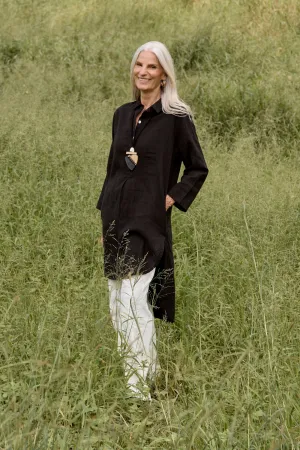 Tess Tunic Shirt Dress in Onyx World Edge Beach Fit
