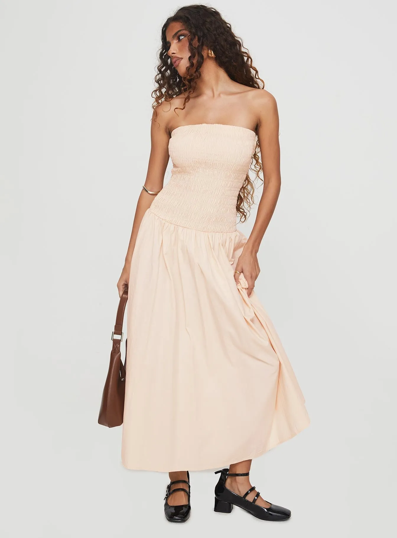 Tulle Flow This maxi dress offers the perfect combination of comfort and elegance for everyday wear Atara Maxi Dress Cream