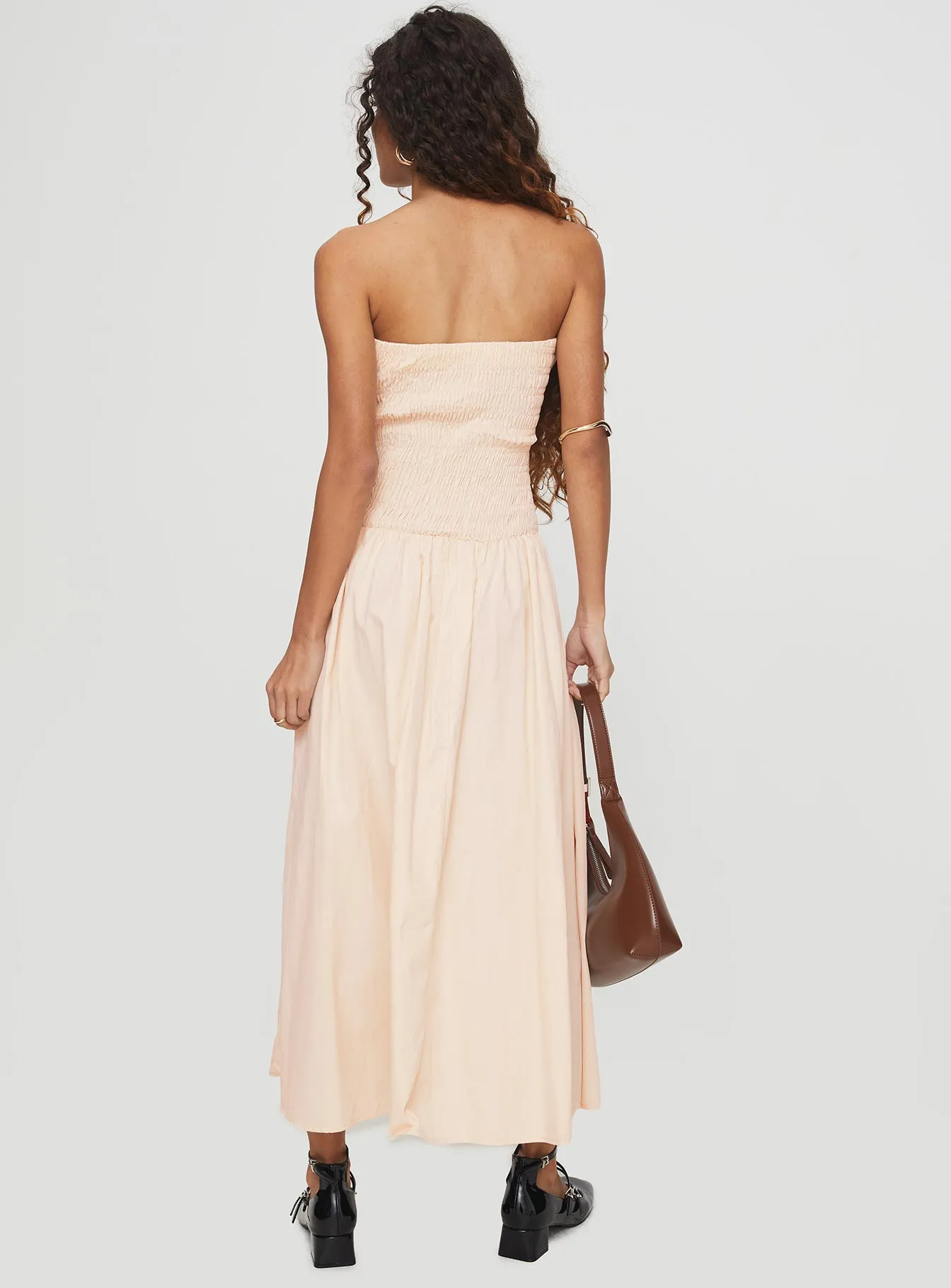 Feminine flowing piece Atara Maxi Dress Cream