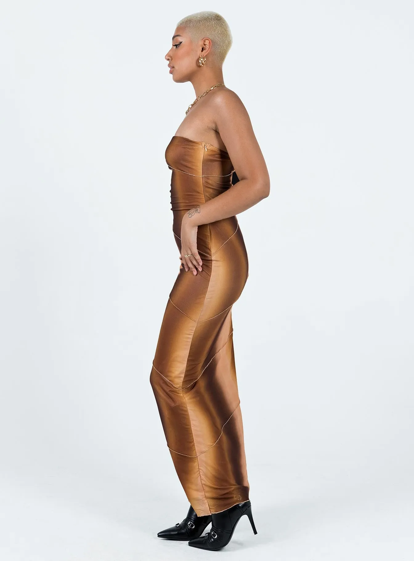 Flowing silhouette dress Sunbeam Flow Luela Maxi Dress Brown