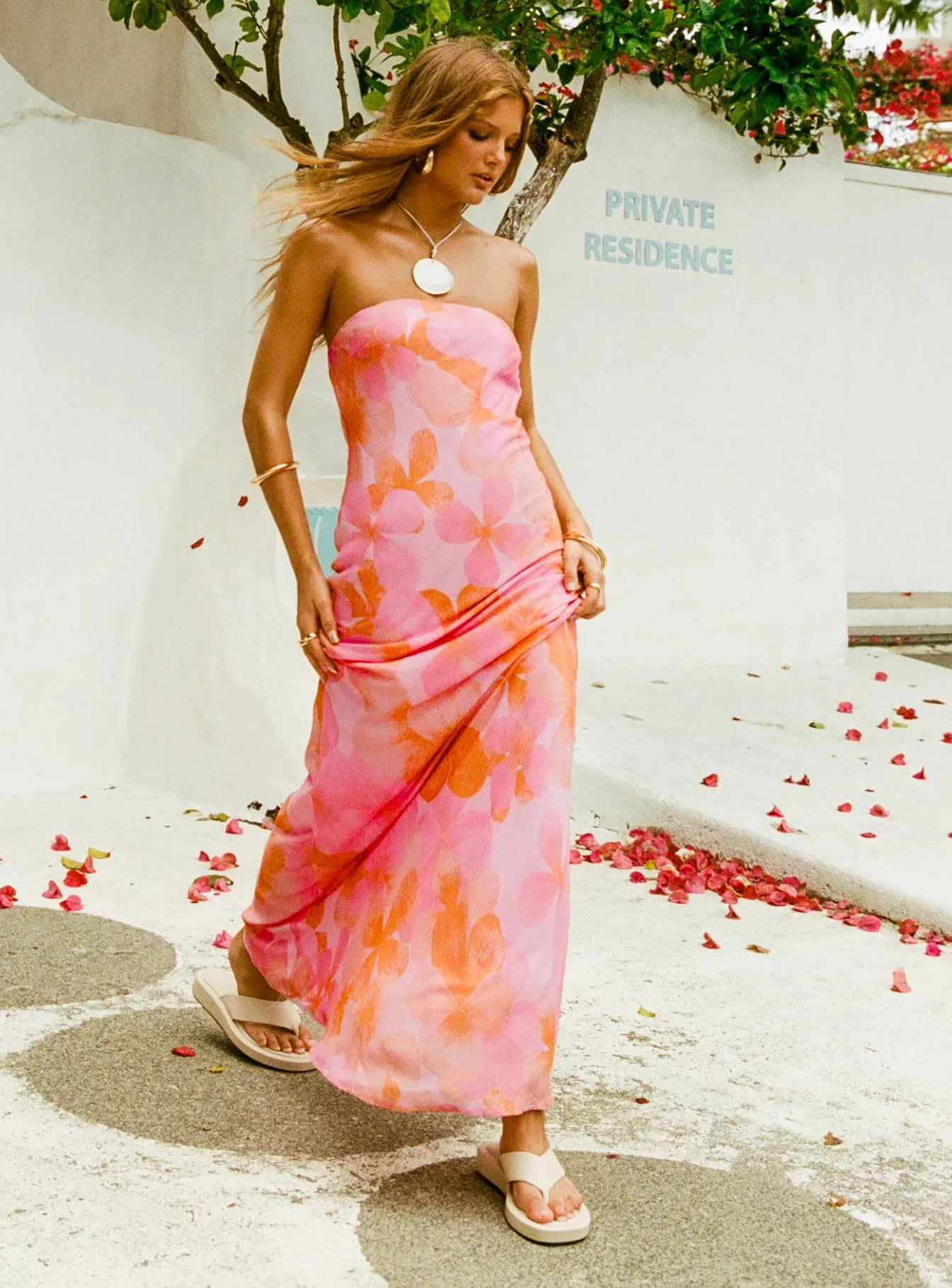 Salvin Strapless Maxi Dress Pink / Orange Designed to complement every body shape this dress enhances your natural silhouette