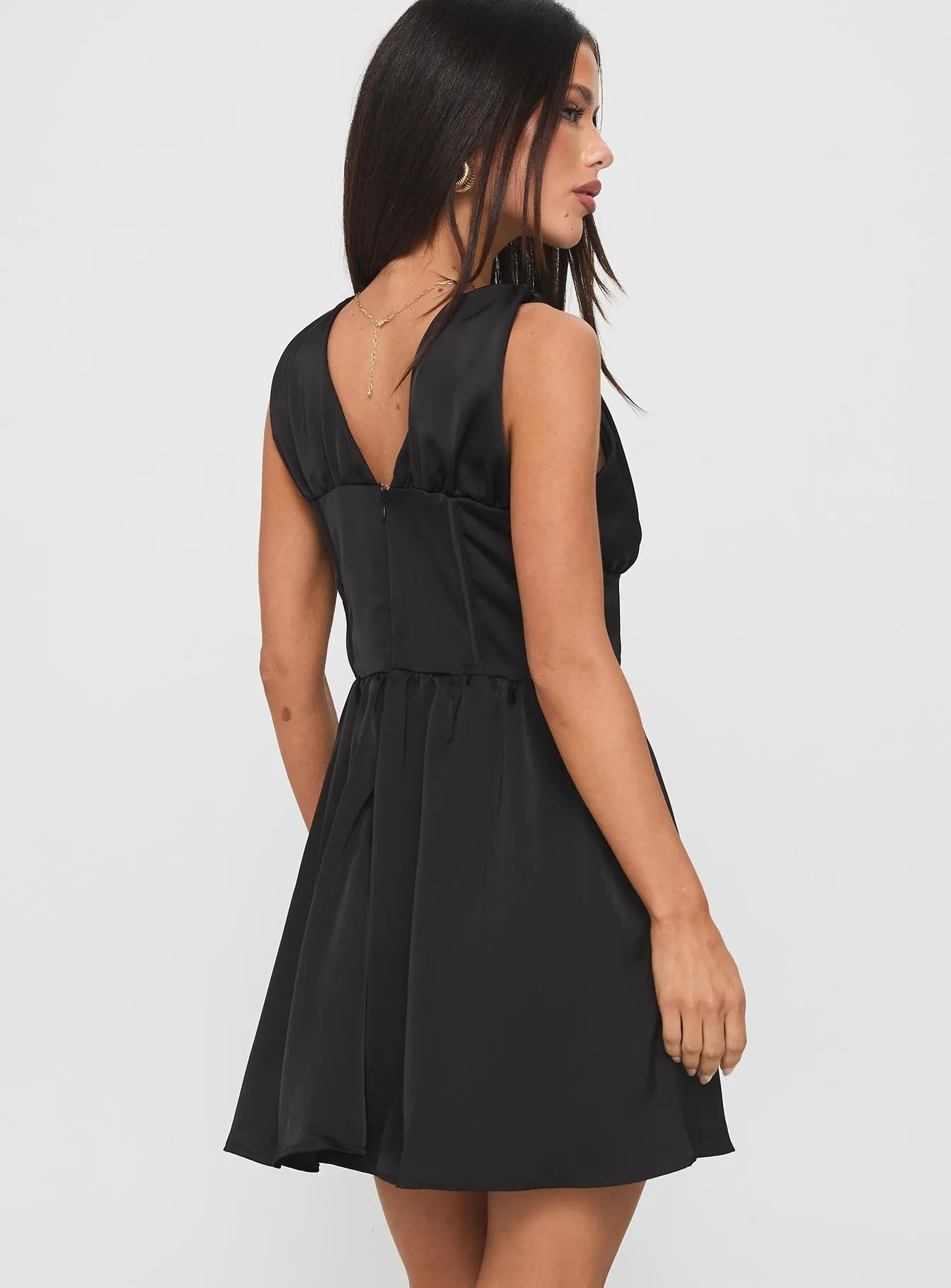 Alamere Mini Dress Black Charming Silhouette Floral Fit