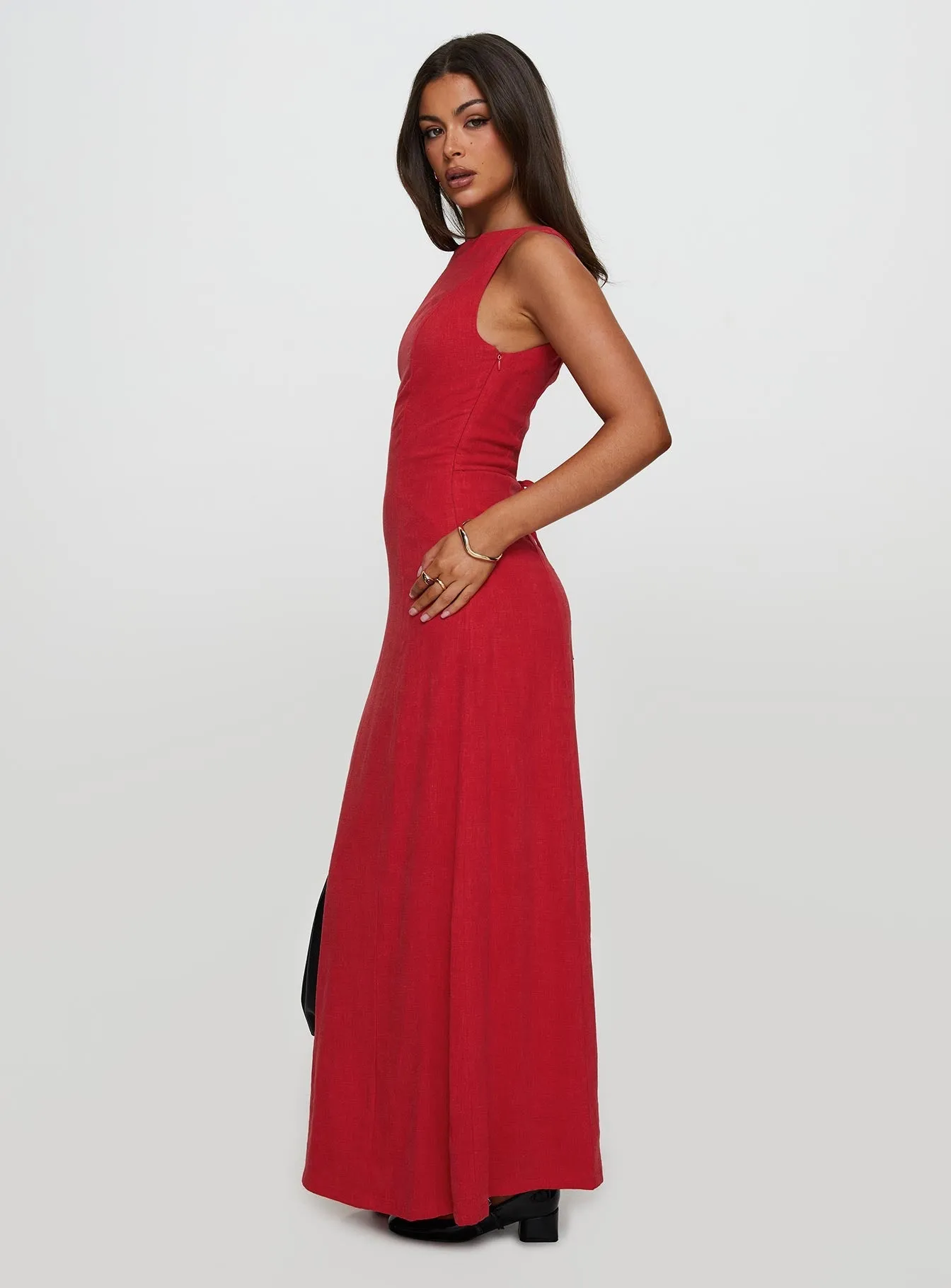 Lewisa Maxi Dress Red Boho Soul This maxi dress combines a relaxed fit with an elegant look for a versatile wardrobe piece