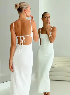 Elestria Maxi Dress White This dress offers an elegant and refined look for any event or casual outing Metal Shine