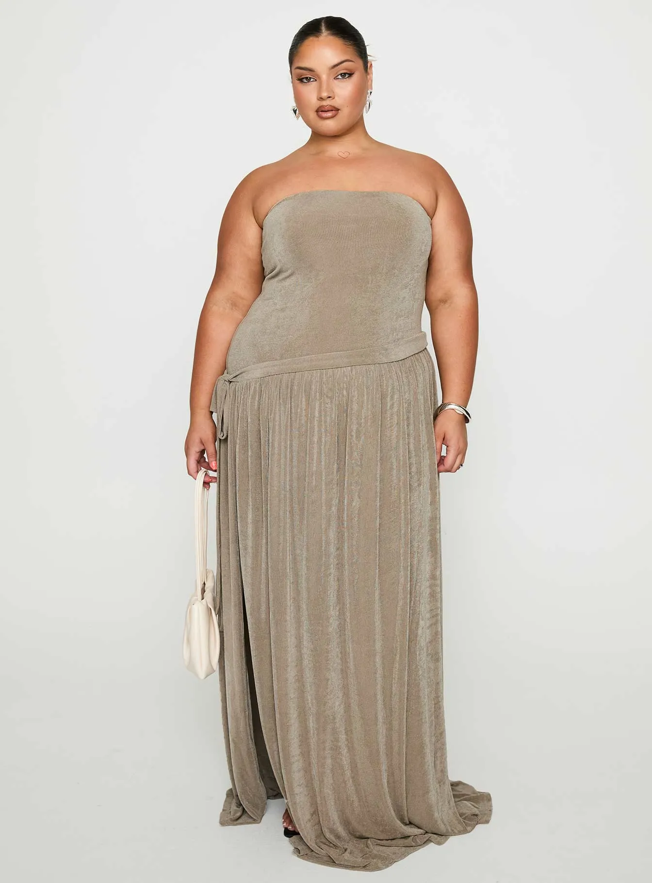 Timeless full-length outfit Tulip Glow Inka Strapless Maxi Dress Taupe Curve