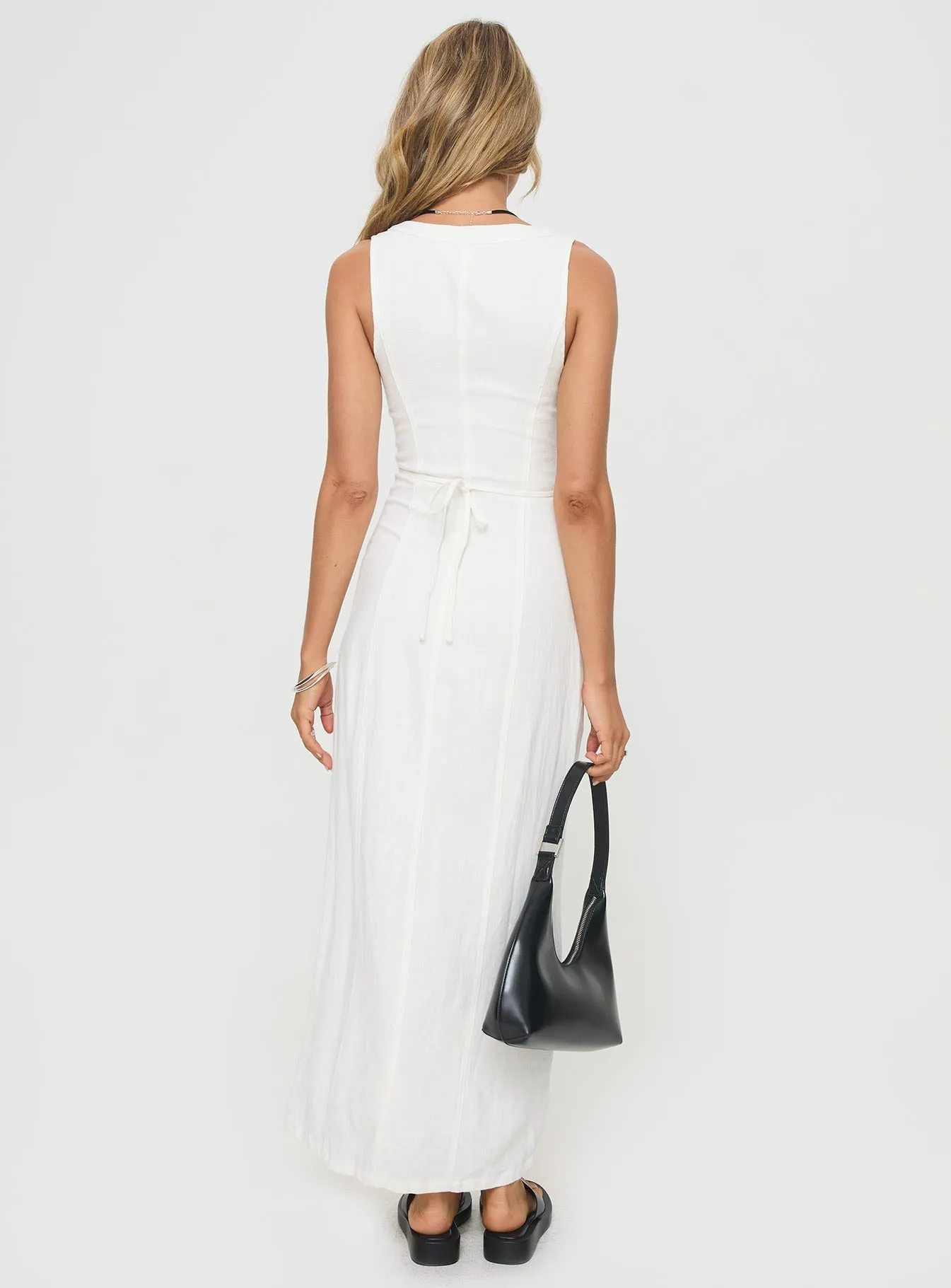 Summer Season Linen Blend Maxi Dress White This dress is designed to be worn for a variety of occasions providing effortless style Tulle Flow