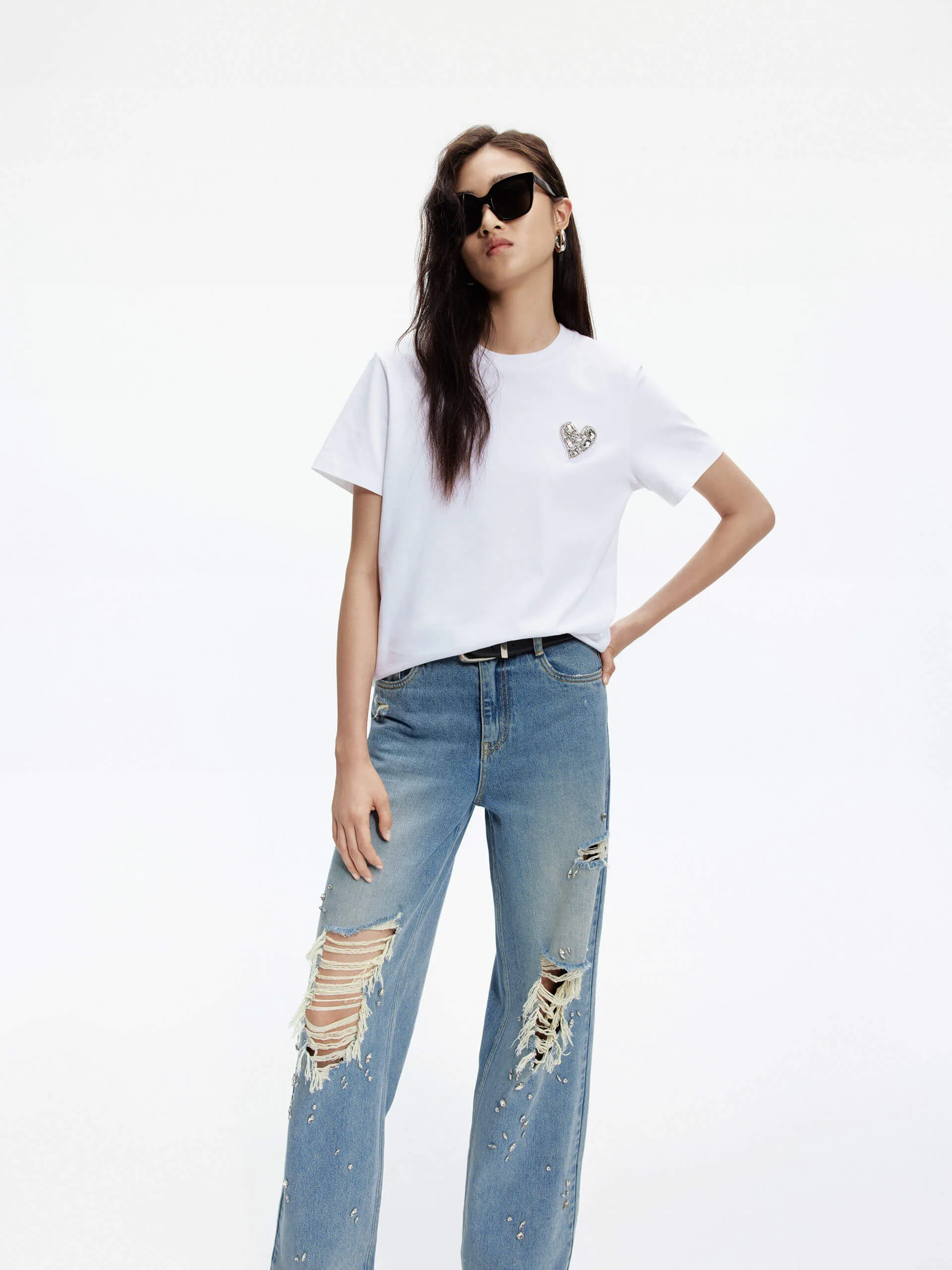 Heart Detail Cotton T-shirt Active Style Trend