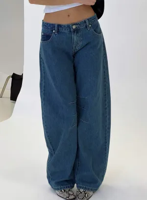 Tippie Low Rise Barrel Leg Jeans Mid Wash Athlete Fit Elegant