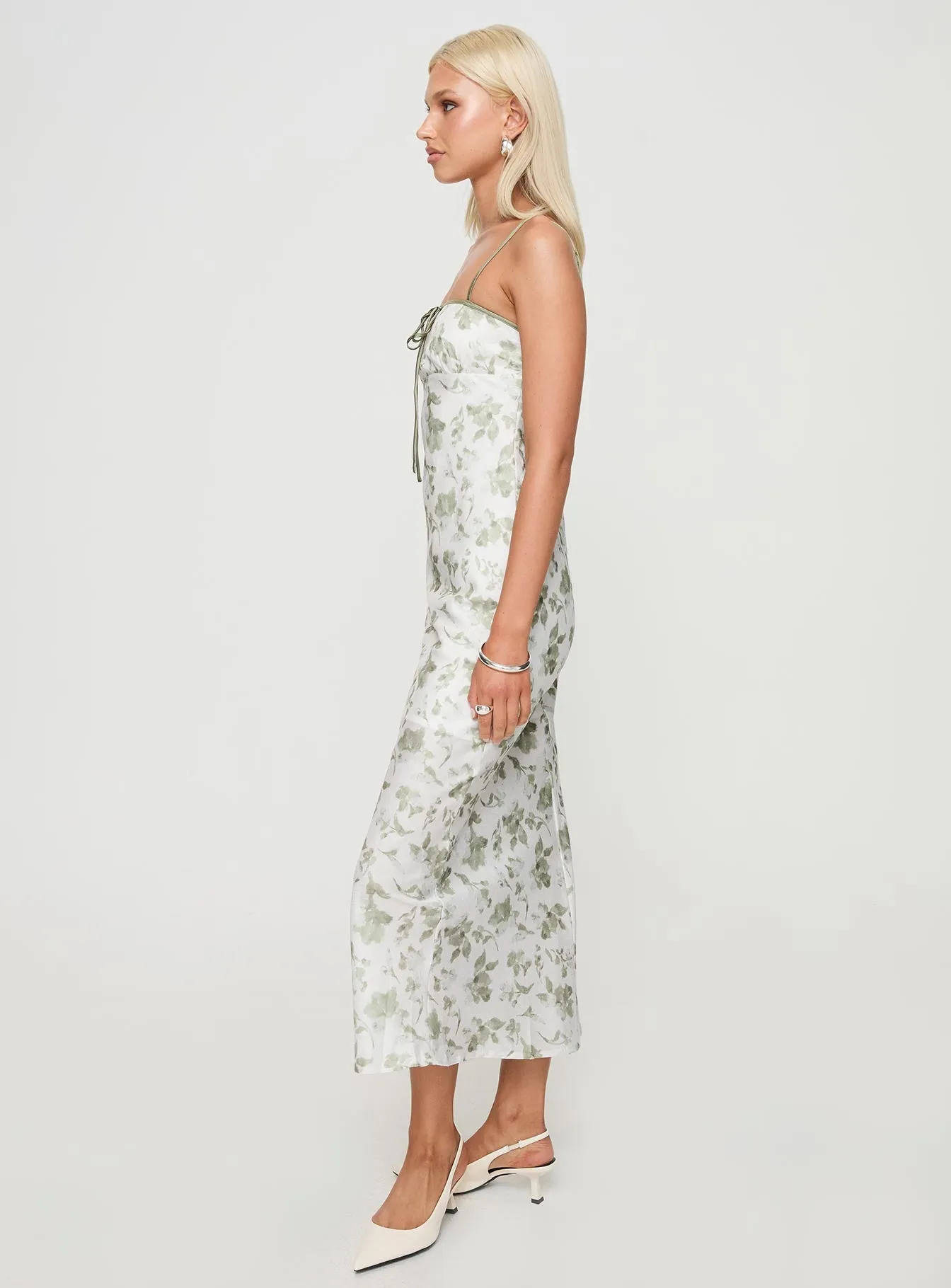 Vasiliki Maxi Dress White / Green Floral This dress offers an elegant and refined look for any event or casual outing
