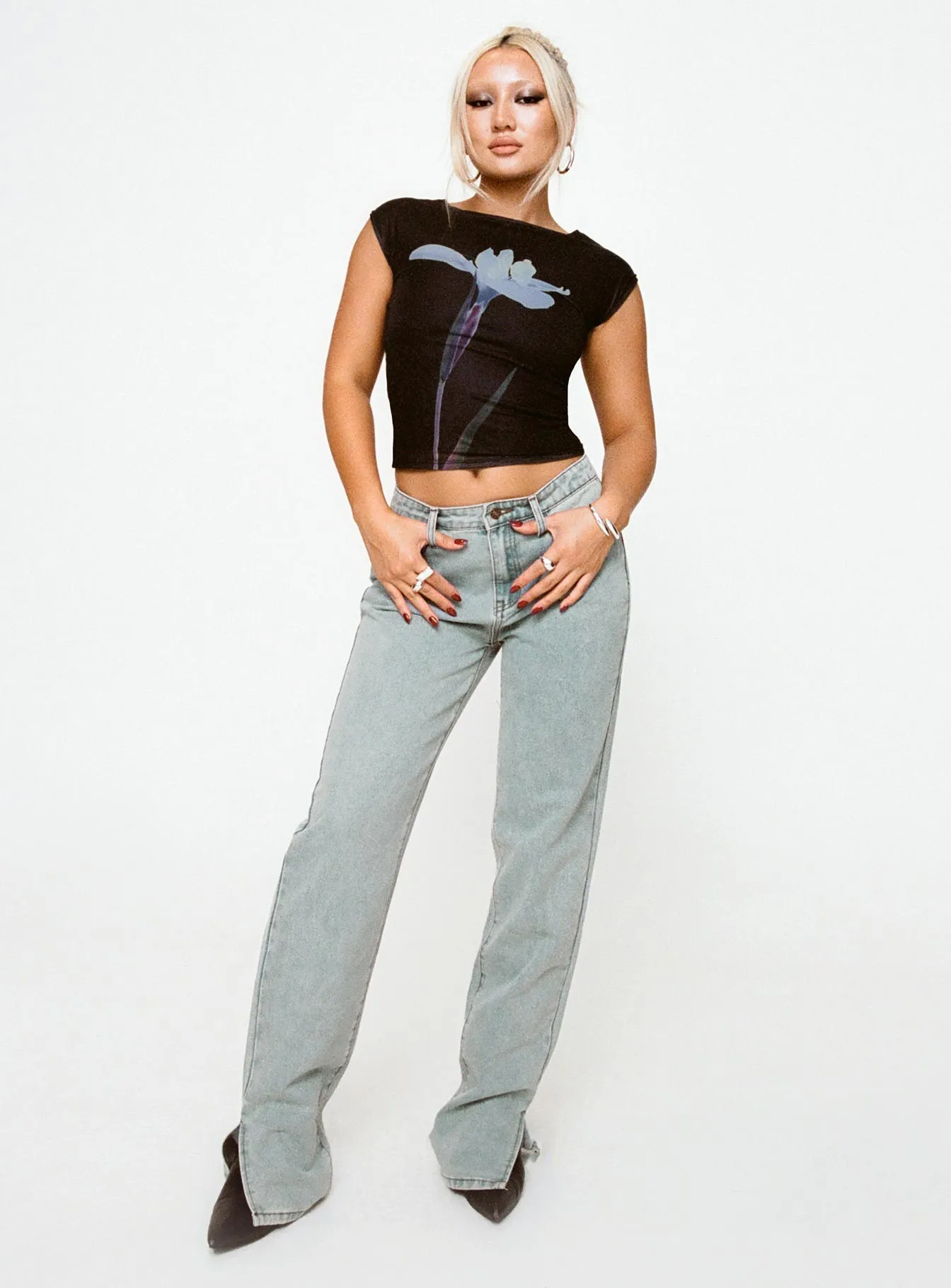 Neutral Outfit No Gap Waist Engineering Crawford Jeans Light Wash