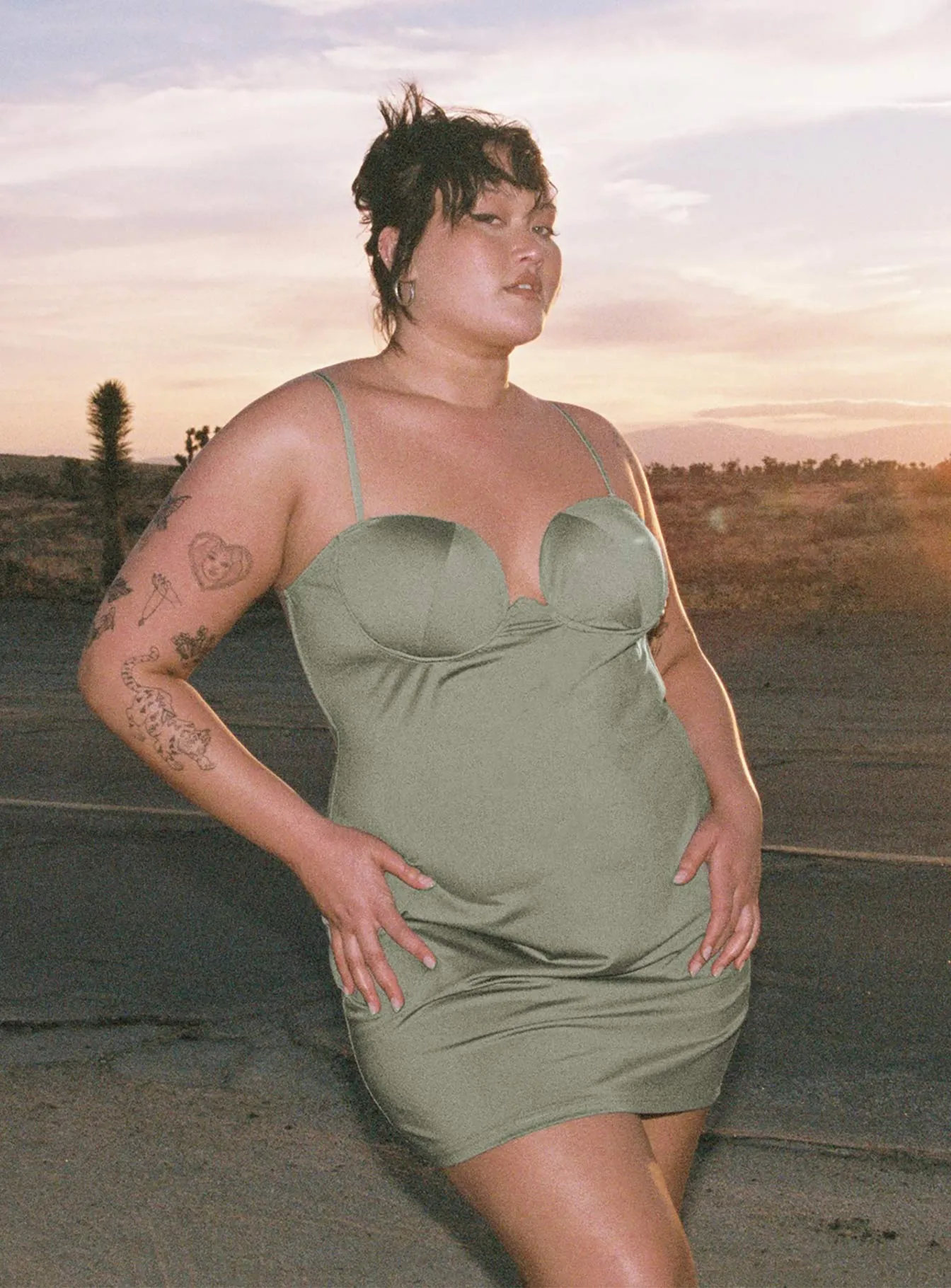 Seam Free Edges Flash Glow Annalise Mini Dress Khaki Curve