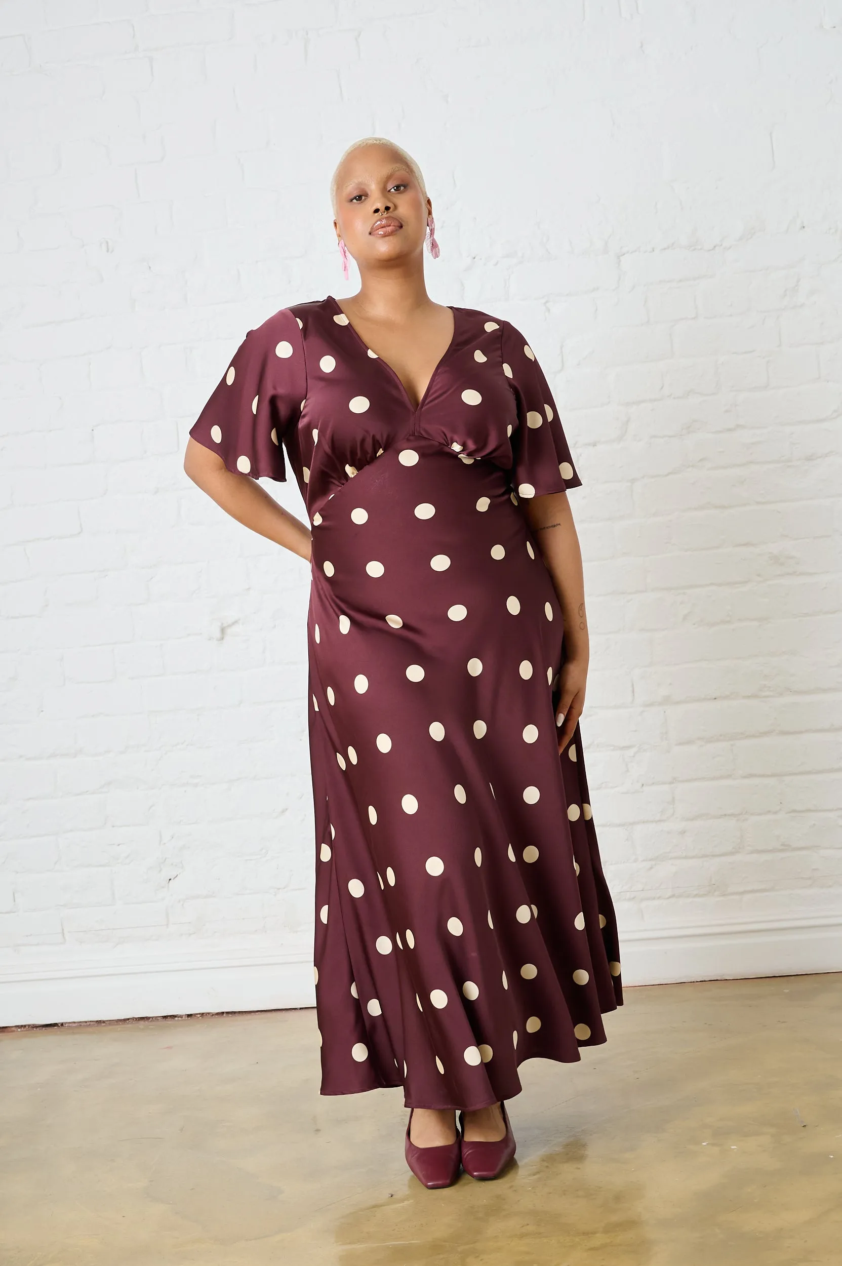Burgundy Spot Satin Maxi Dress with Sleeve Light Flow TemperatureControlTechnology