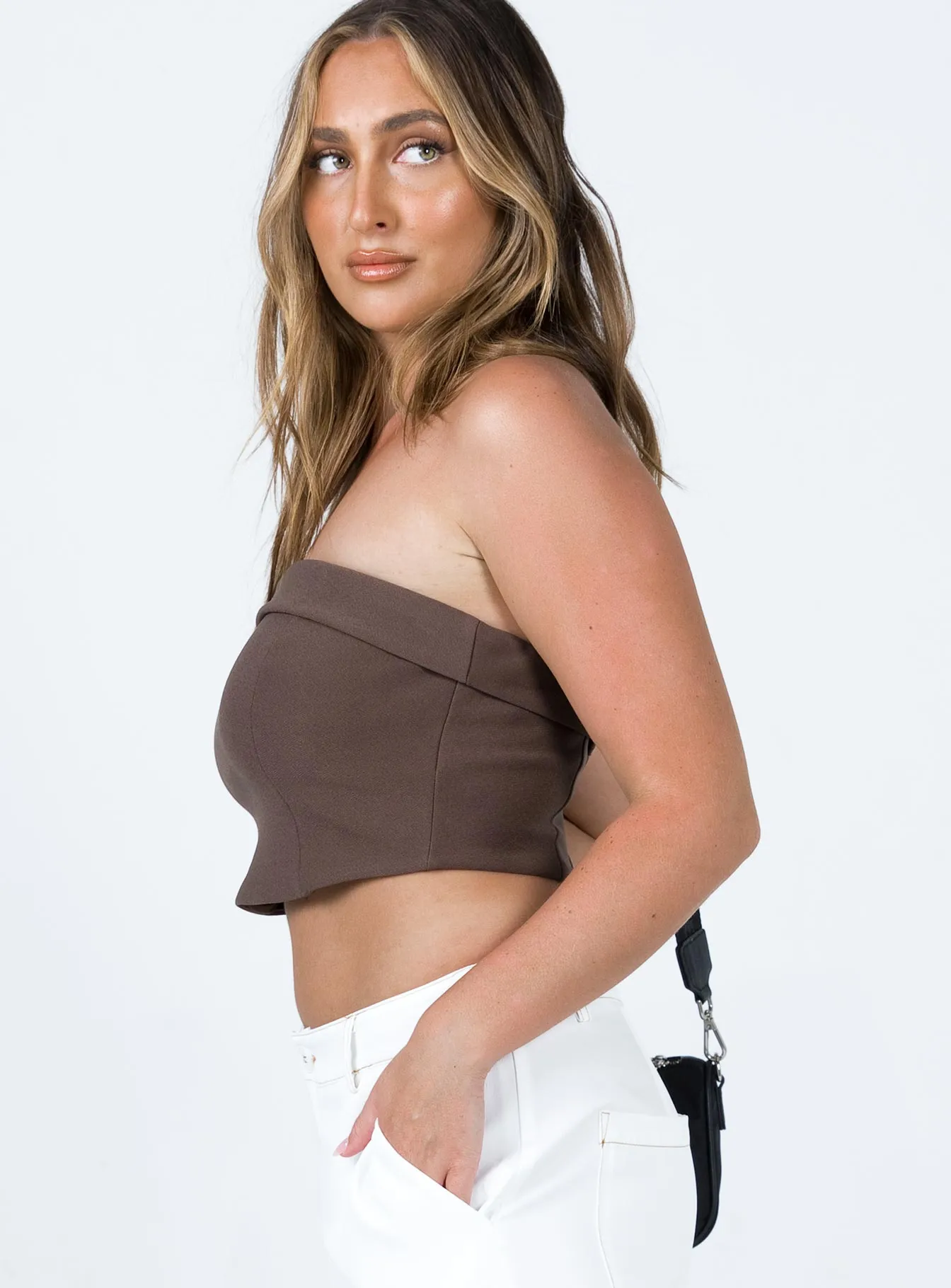 AthleisureInspired Chadwick Top Brown