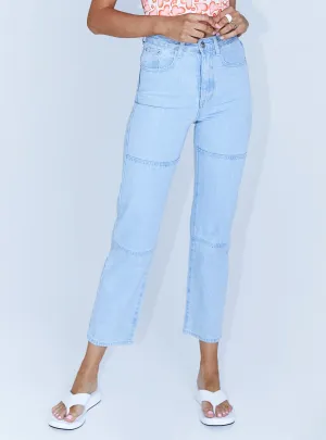 On-the-Go Look Everyday Confidence Uptown Jeans Light Wash Denim