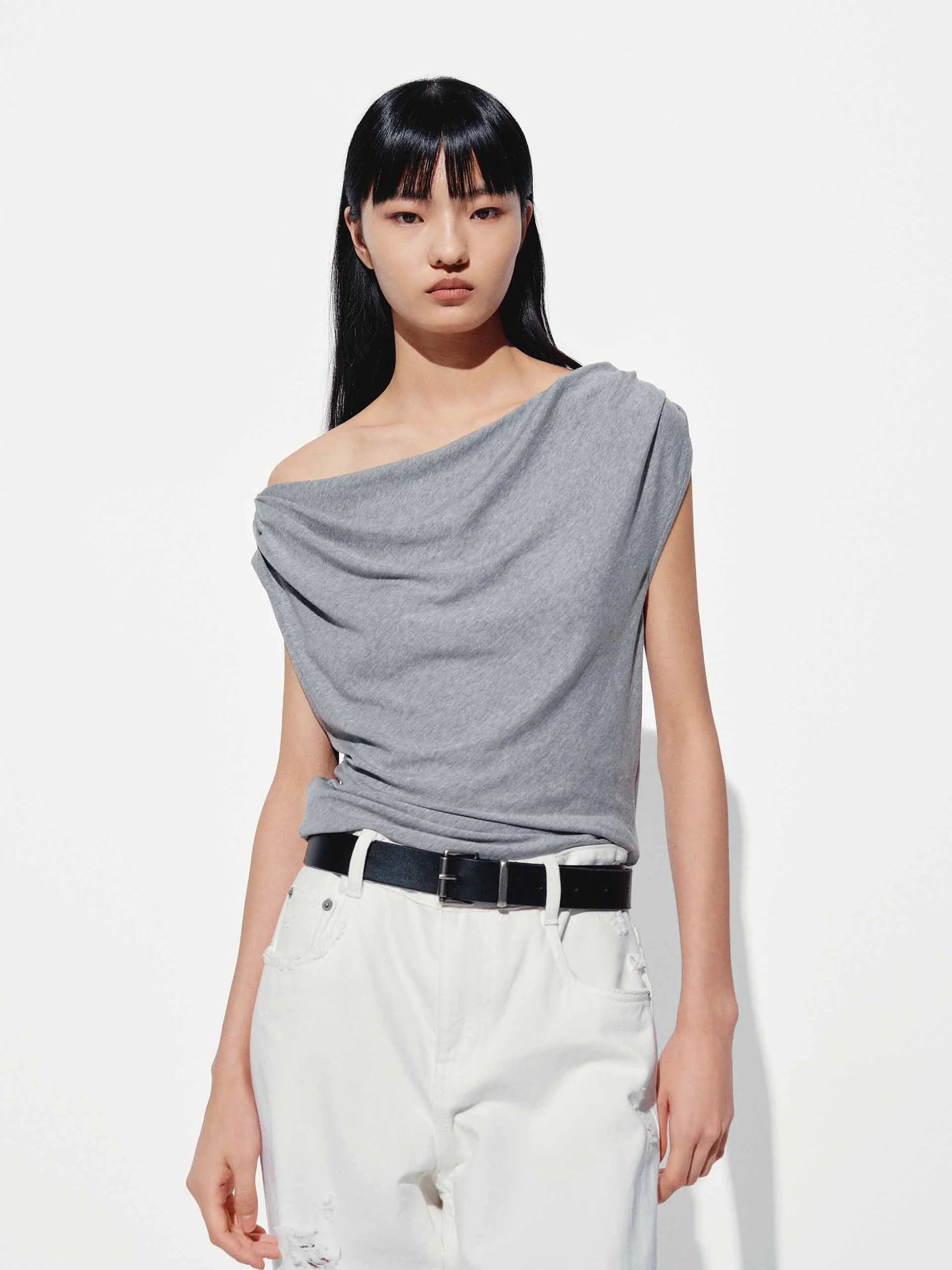 Fashionable Wear One-shoulder Pleated T-shirt