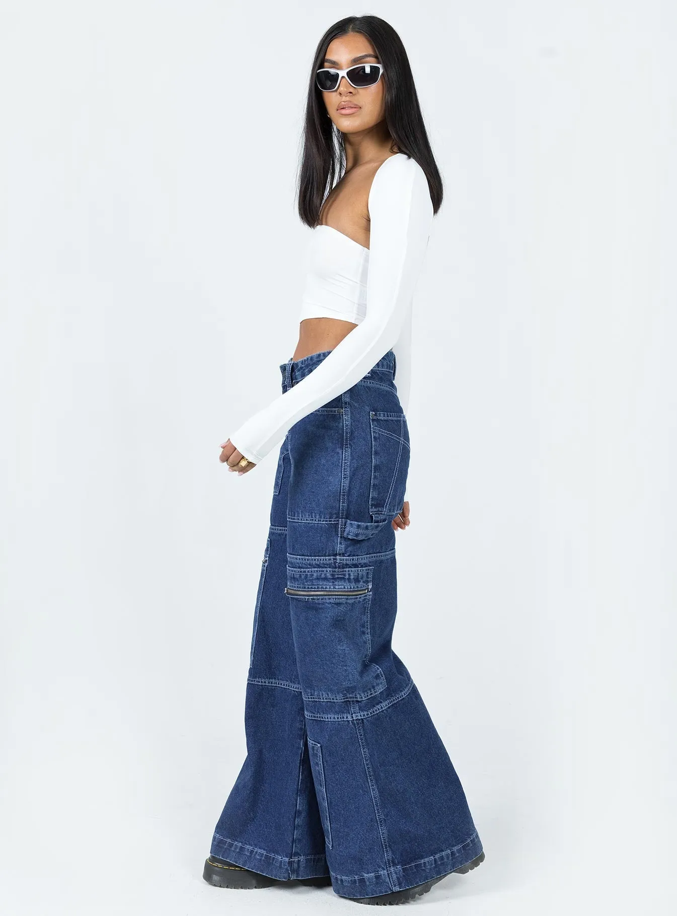 Luxury Minimalist The Ragged Priest Clacker Jean Mid Blue Denim