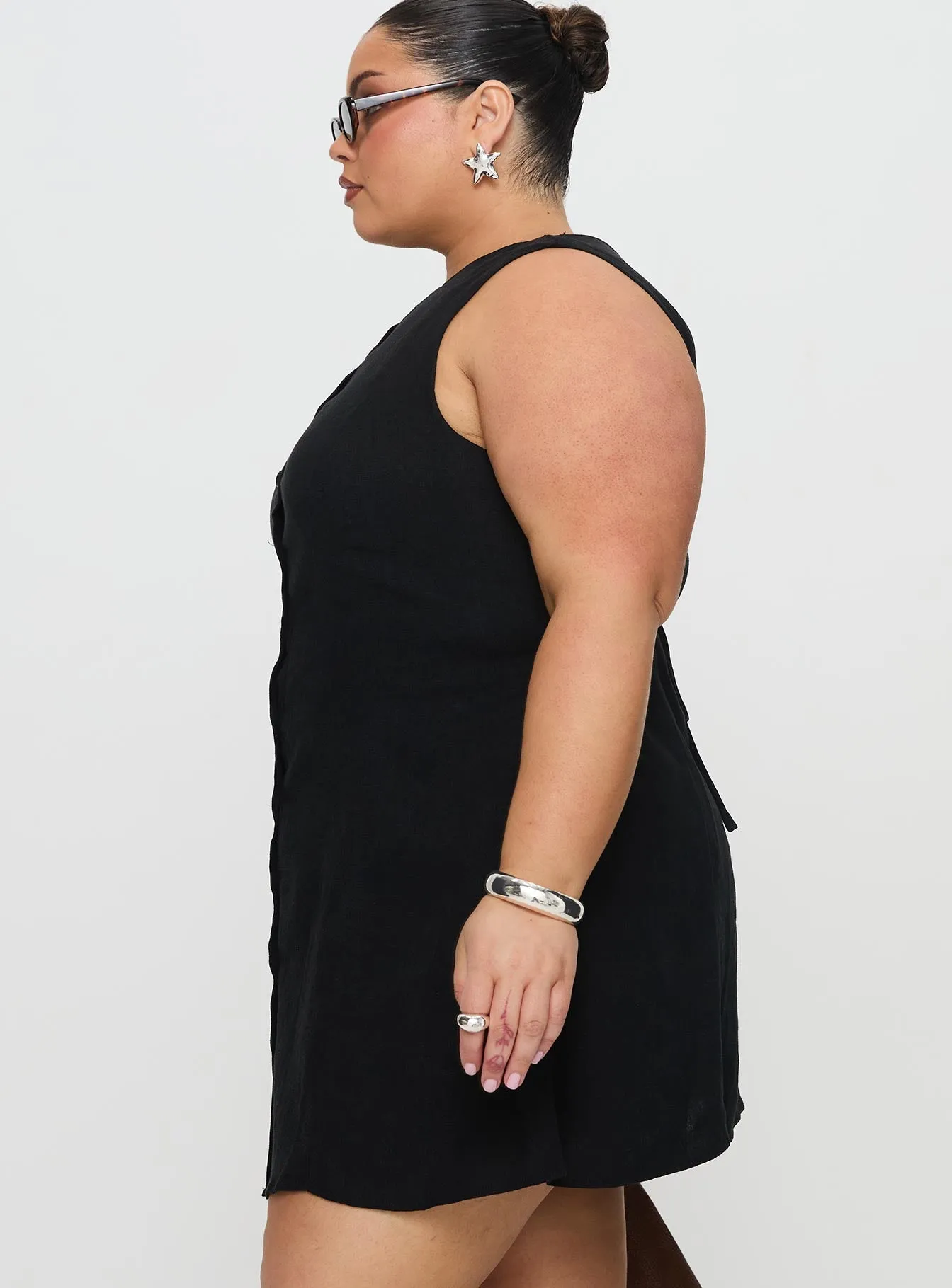 Dollie Linen Mini Dress Black Curve Pose Glow