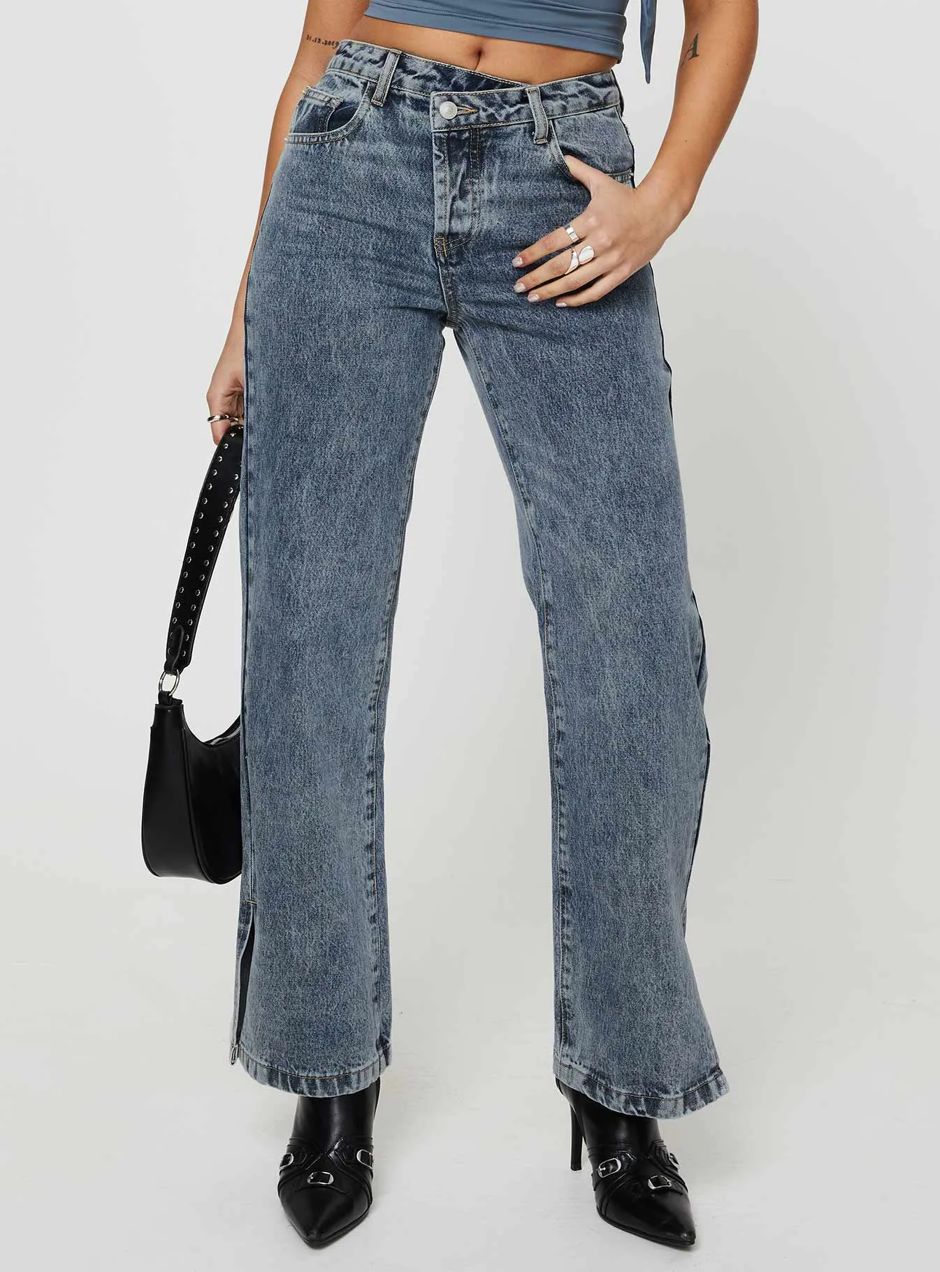 Brunell Asymmetrical Waistband Jeans Mid Wash Soft Road Trip Youth Style Subtle design