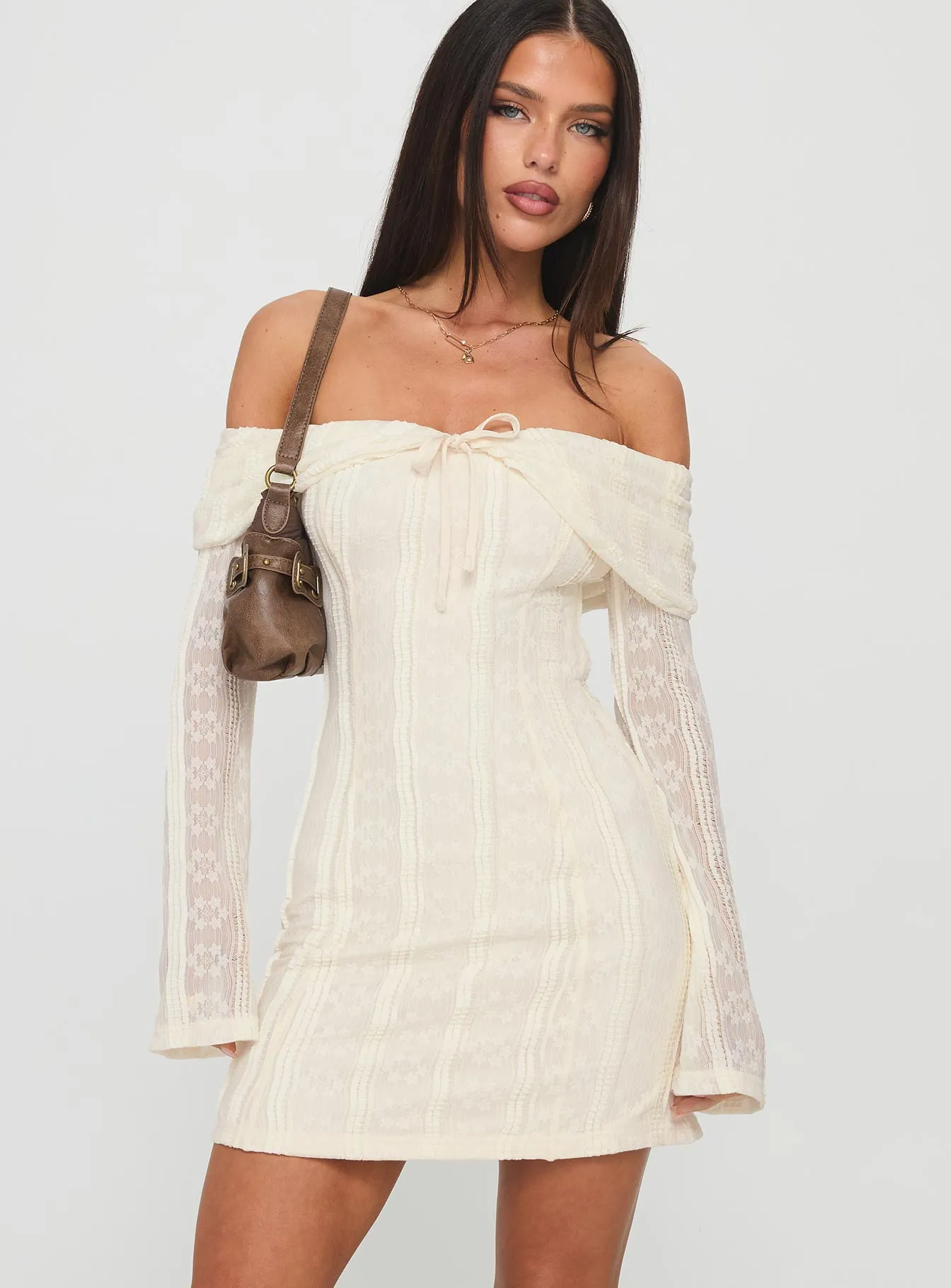 Wide Range Motion Flirty Look Colettie Long Sleeve Mini Dress Cream