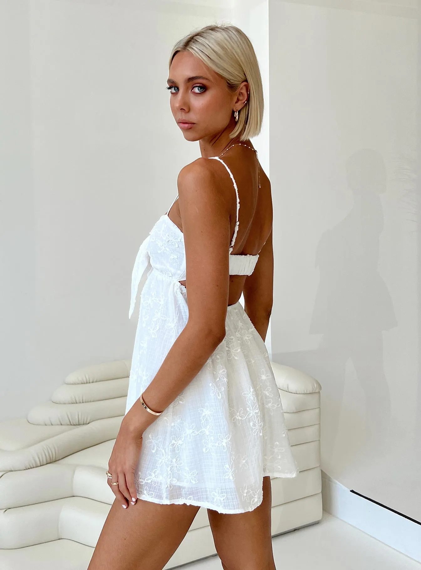 Feminine flattering short gown Granno Mini Dress White