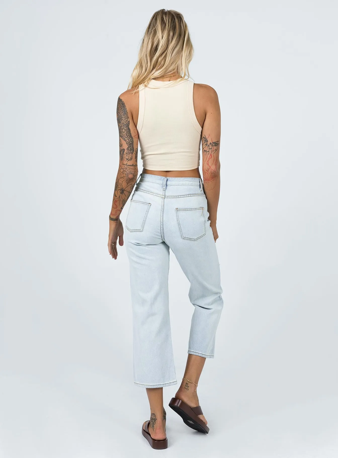 Billed Ripped Jean Light Wash Denim Creative Look Elegant Road Trip
