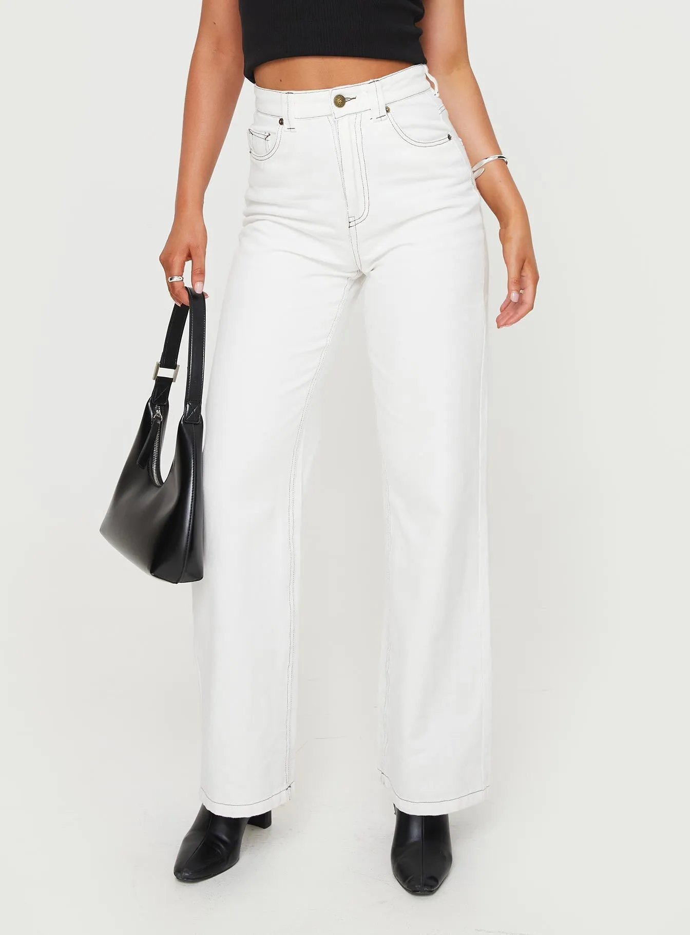 Smart Casual Modern Rainy Day Couple Look Office Wear Zephee Wide Leg Jeans Cream
