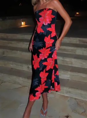 The relaxed fit of this maxi dress offers a casual yet elegant appearance for any occasion Celik Strapless Maxi Dress Black / Floral