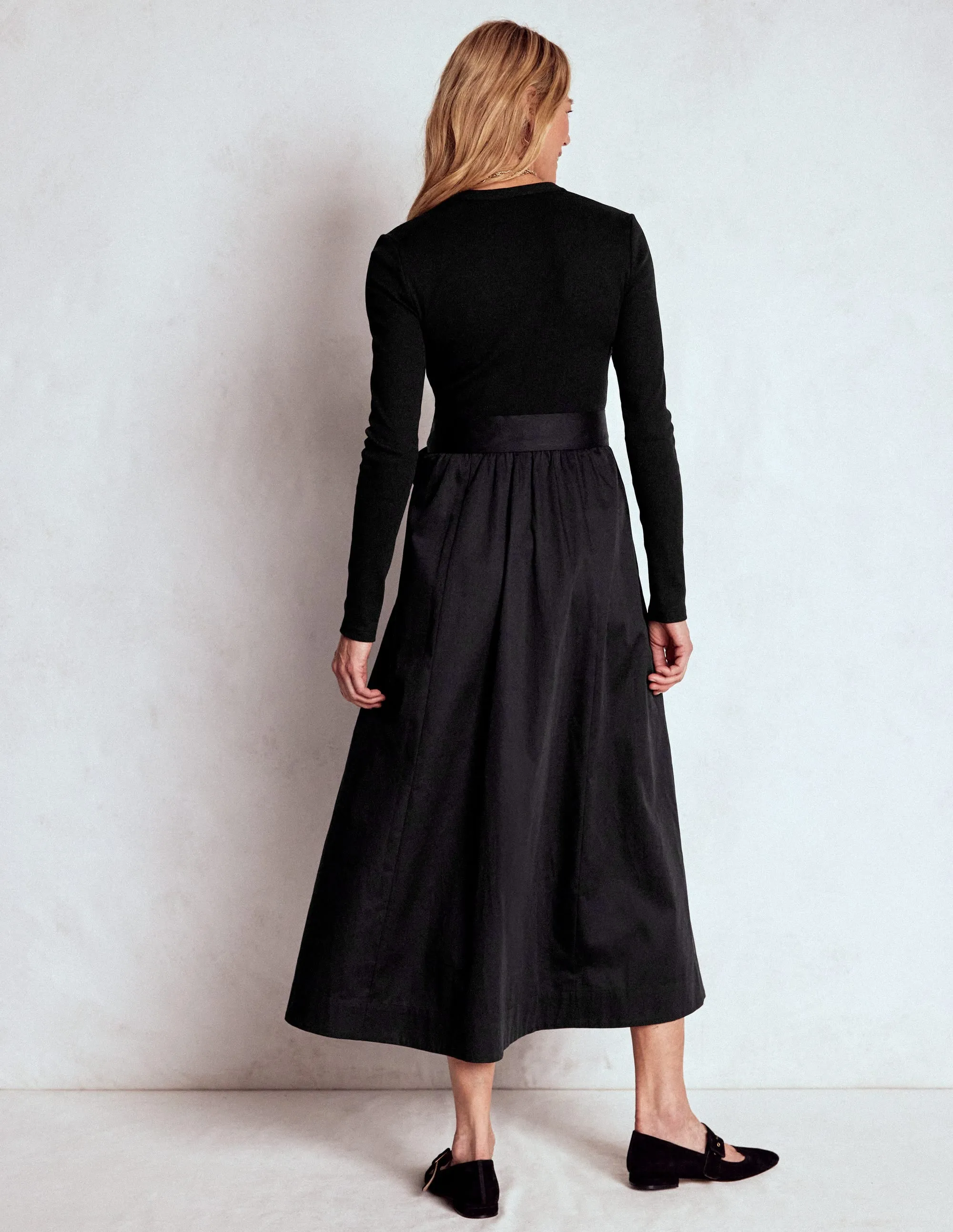 Button Detail Mix Dress-Black Stylish work-to-weekend outfit Lightweight and breezy gown