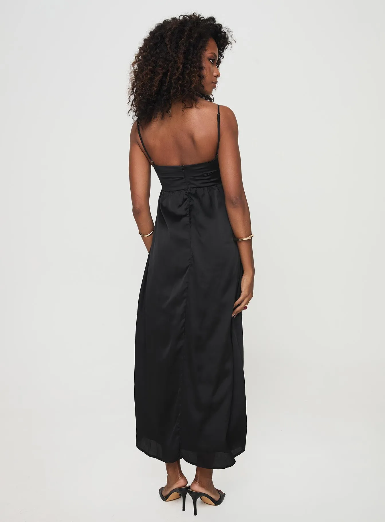 Perfect for a day out or a night on the town this dress offers endless styling possibilities Ruby Shine Ortega Maxi Dress Black