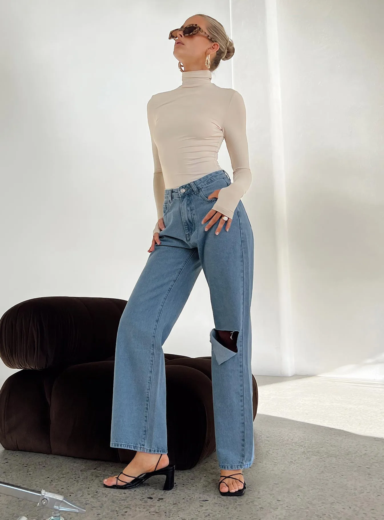 Athlete Fit Elegant Versatile Fit Sevina Wide Leg Denim Jeans Mid Wash