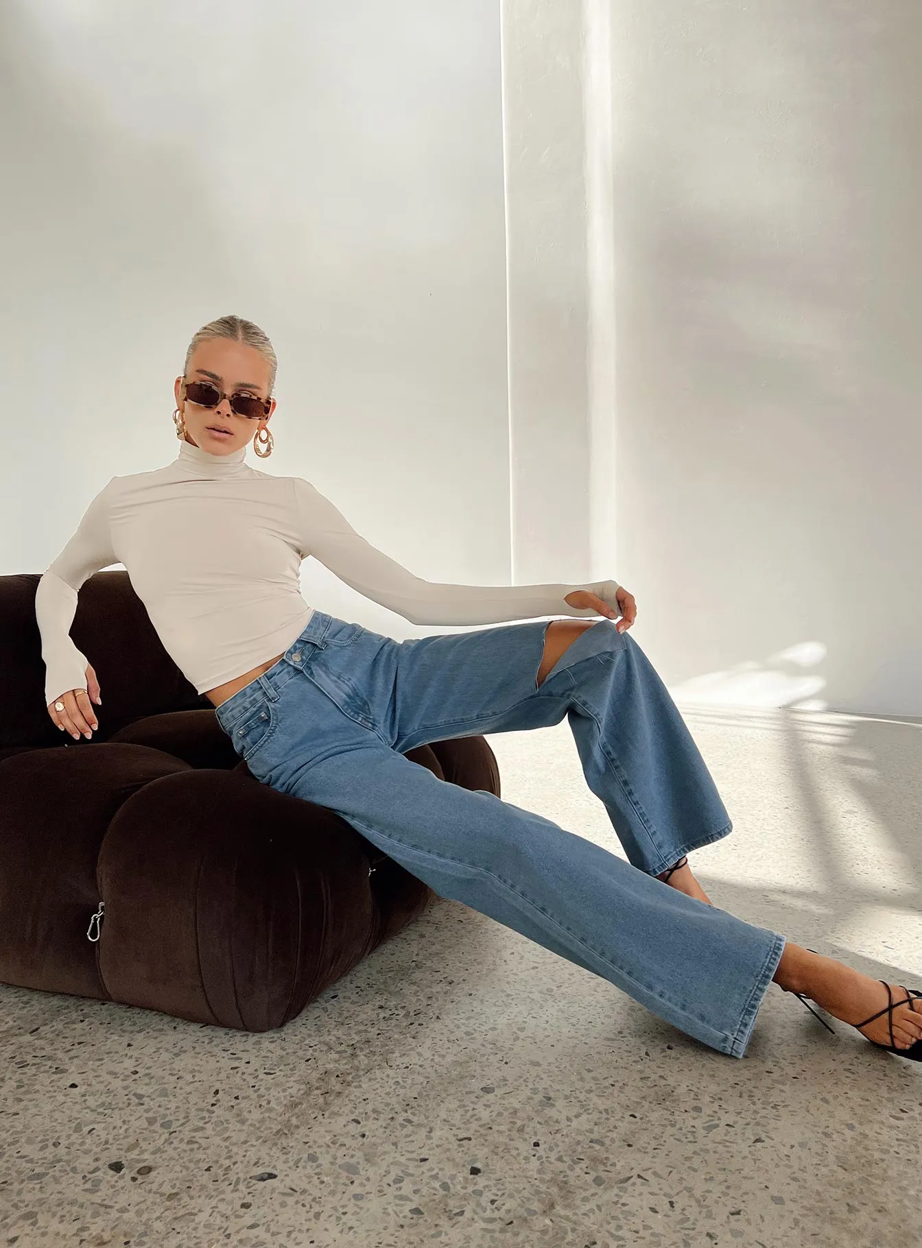 Sevina Wide Leg Denim Jeans Mid Wash Elegant Urban Explorer Athlete Fit