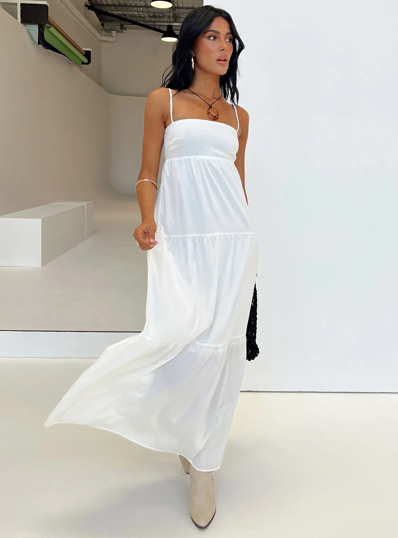 Warrego Maxi Dress White Day Warm Fashion-forward long piece