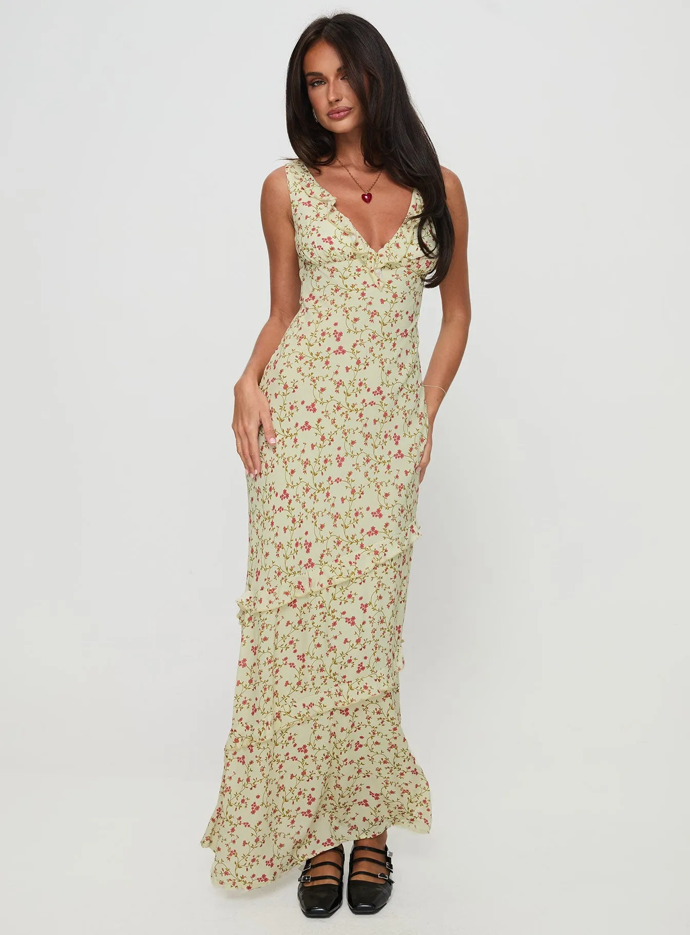 Ridgewood Maxi Dress Beige Floral This dress provides a chic and comfortable fit that works for both formal and casual events