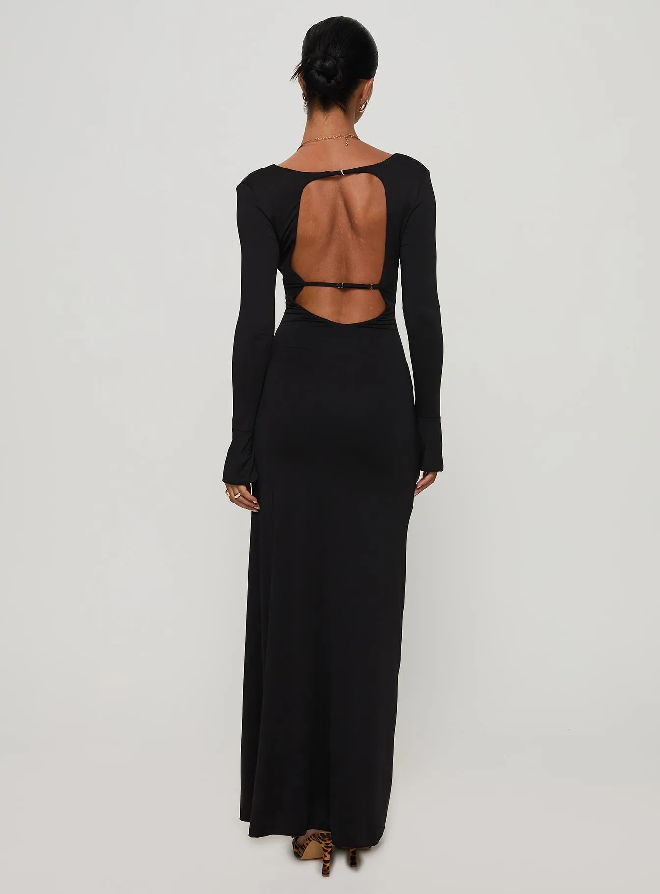 Sand Path Winter Light Lezure Plunge Long Sleeve Maxi Dress Black