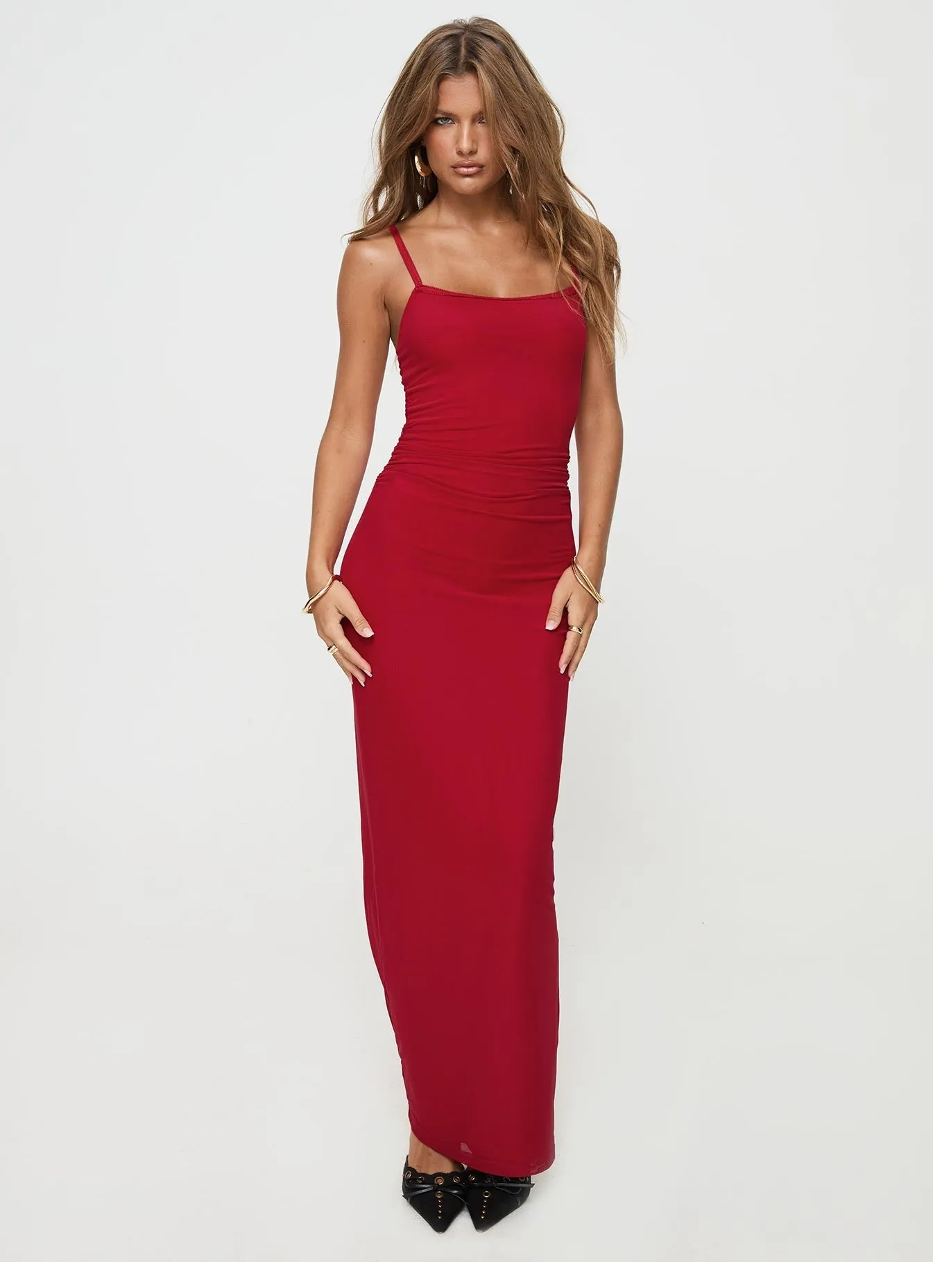 Apolline Maxi Dress Red Designed to complement every body shape this dress enhances your natural silhouette Playful floral print gown