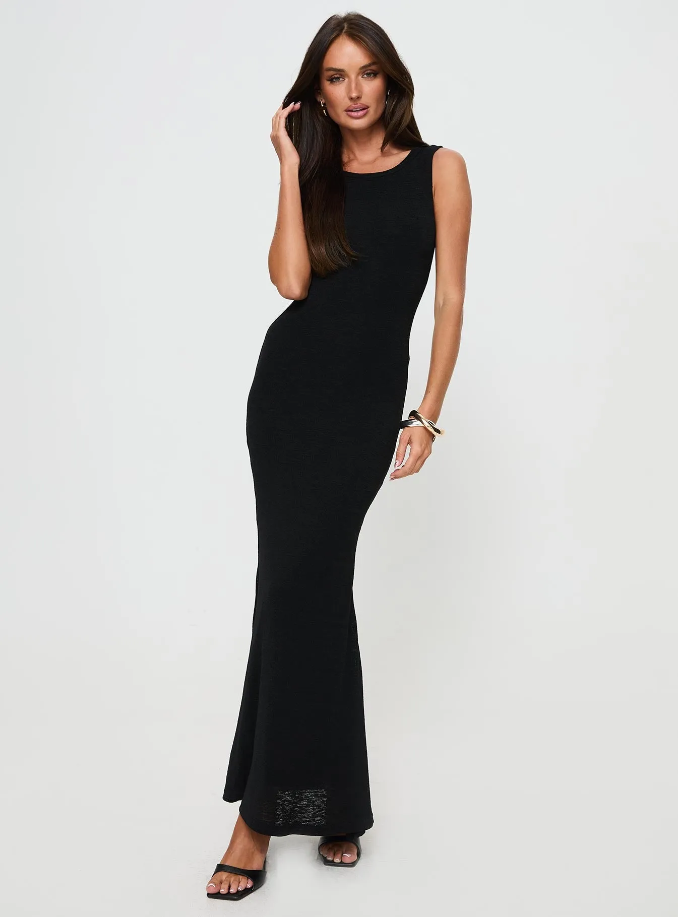 Ashen Maxi Dress Black The relaxed fit of this maxi dress offers a casual yet elegant appearance for any occasion