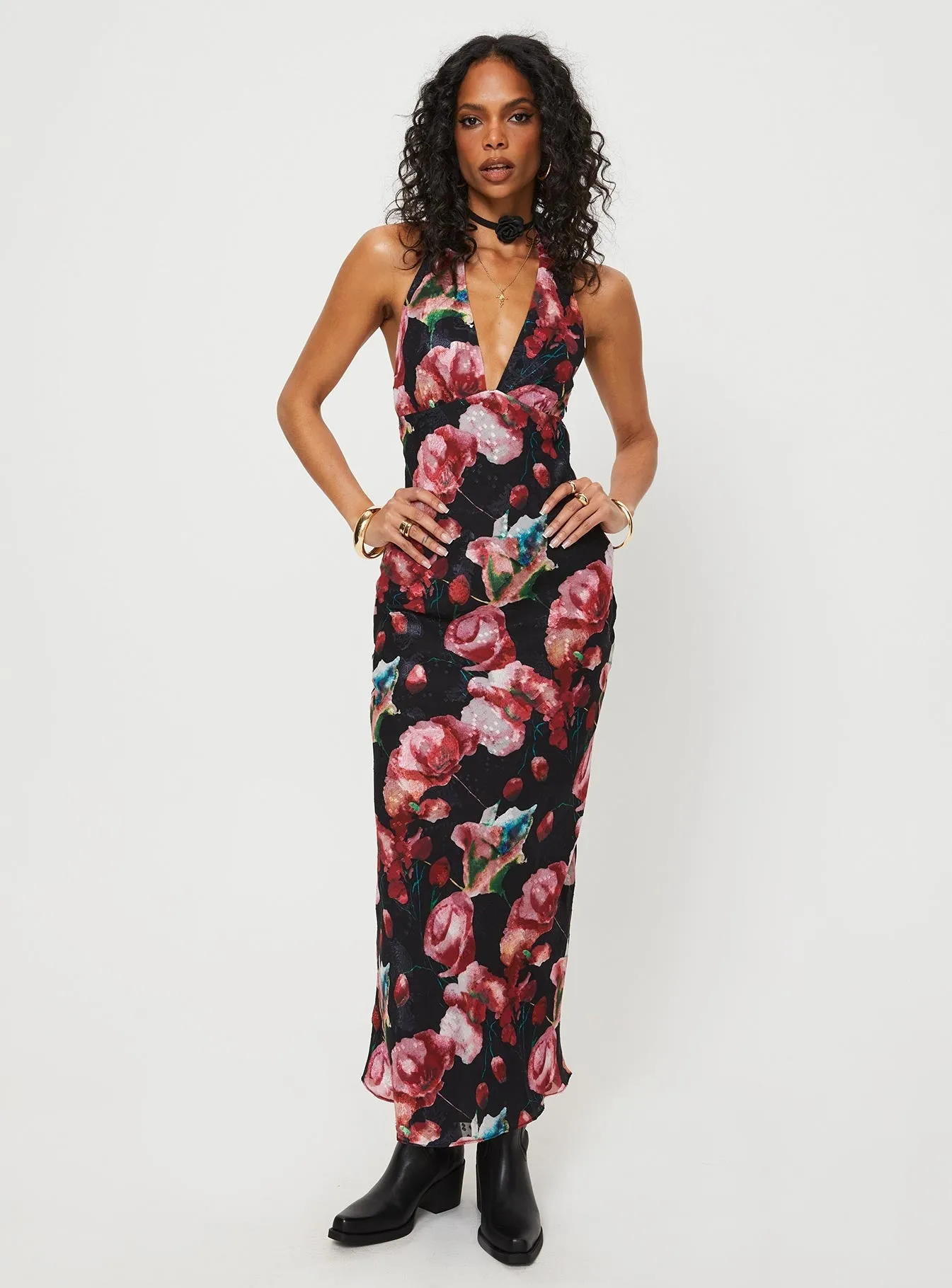 This maxi dress is designed to be worn season after season due to its timeless appeal Moulin Halter Maxi Dress Black / Red Floral