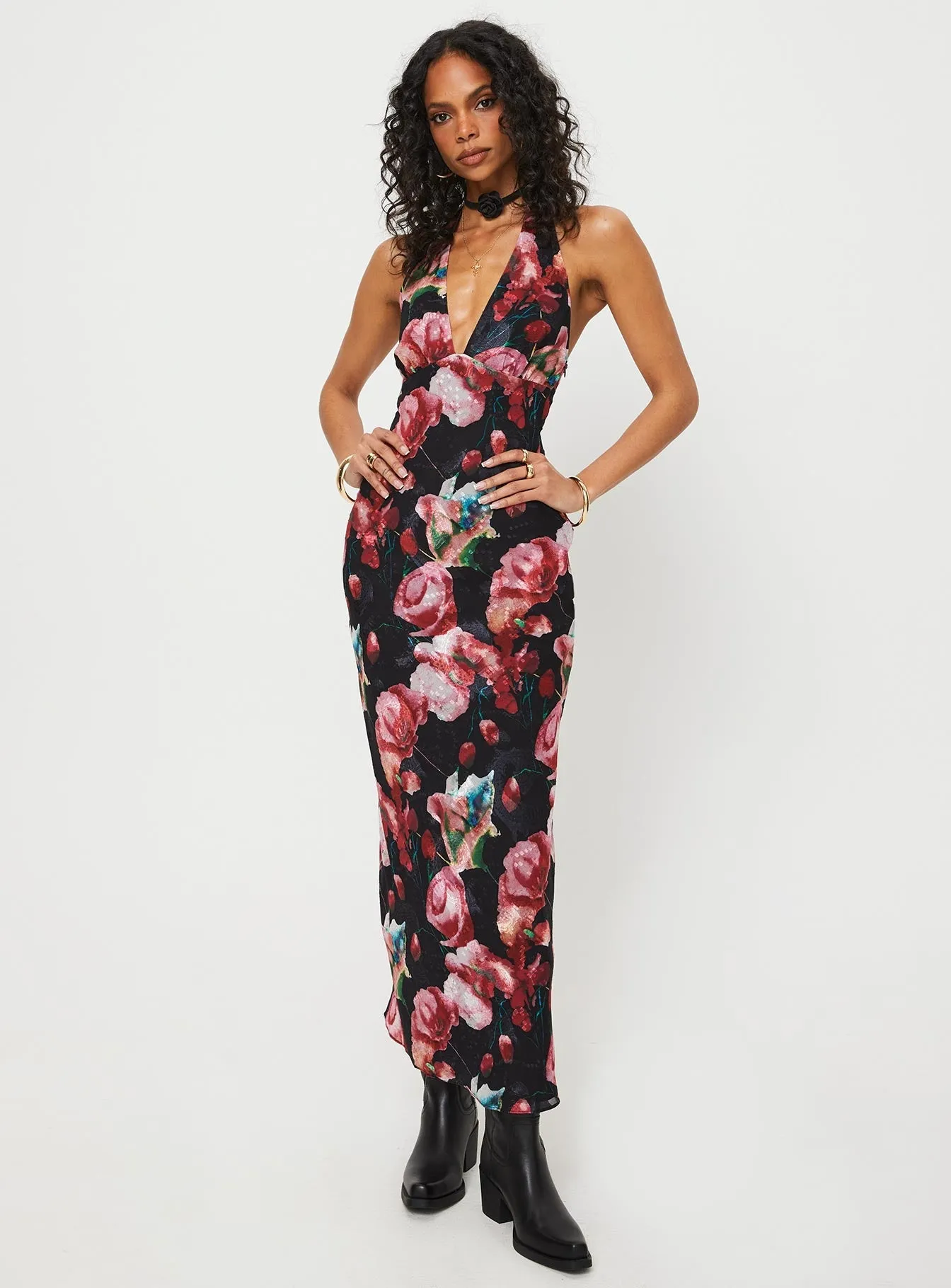 Moulin Halter Maxi Dress Black / Red Floral Platinum Shine With its relaxed fit this dress is perfect for both casual and formal settings