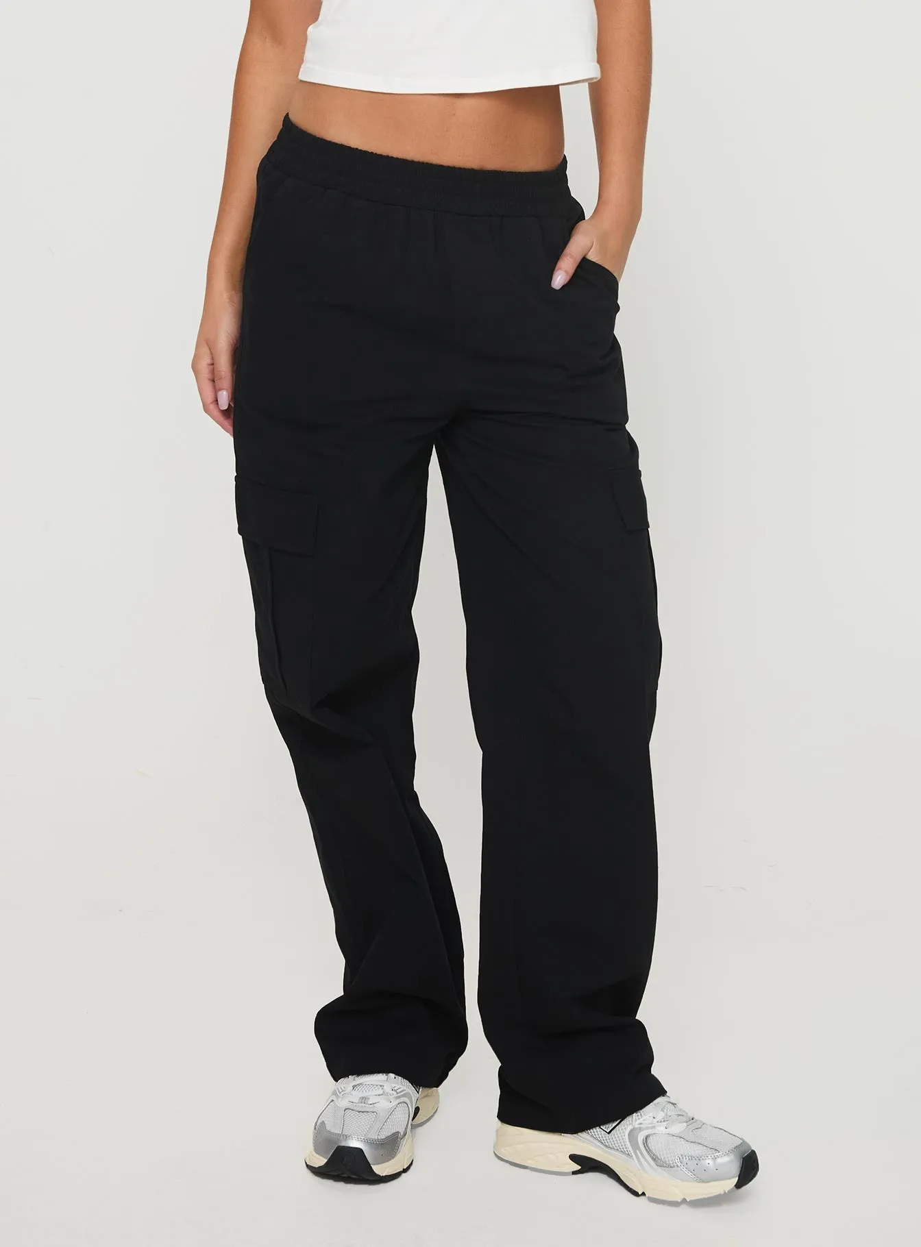 Enchantia Relaxed Cargo Pants Black Trend Setter Trendy Premium Smart Fit
