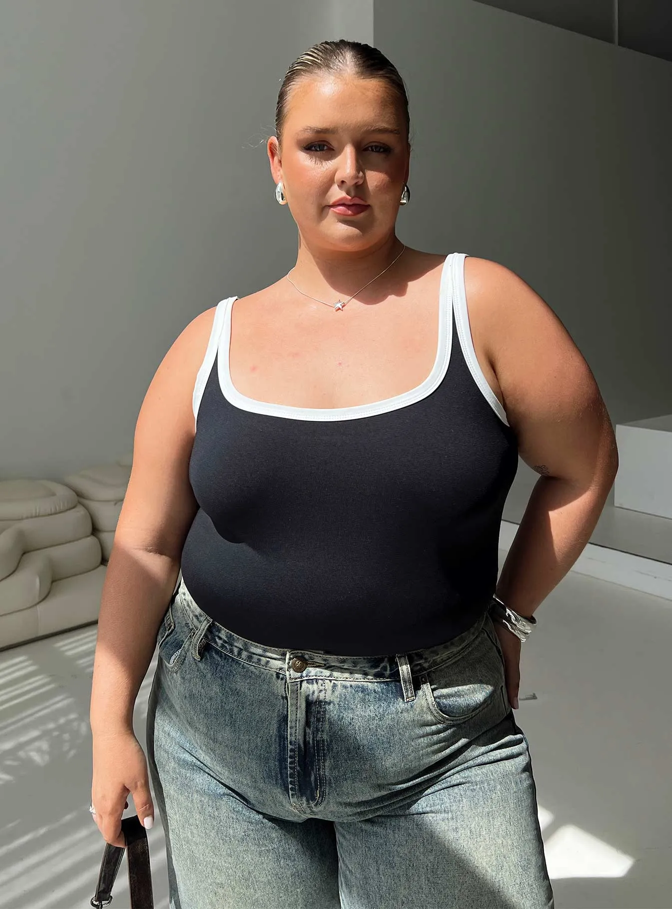 Sharp Flexible Everyday Fresh Astrea Bodysuit Black / White Curve