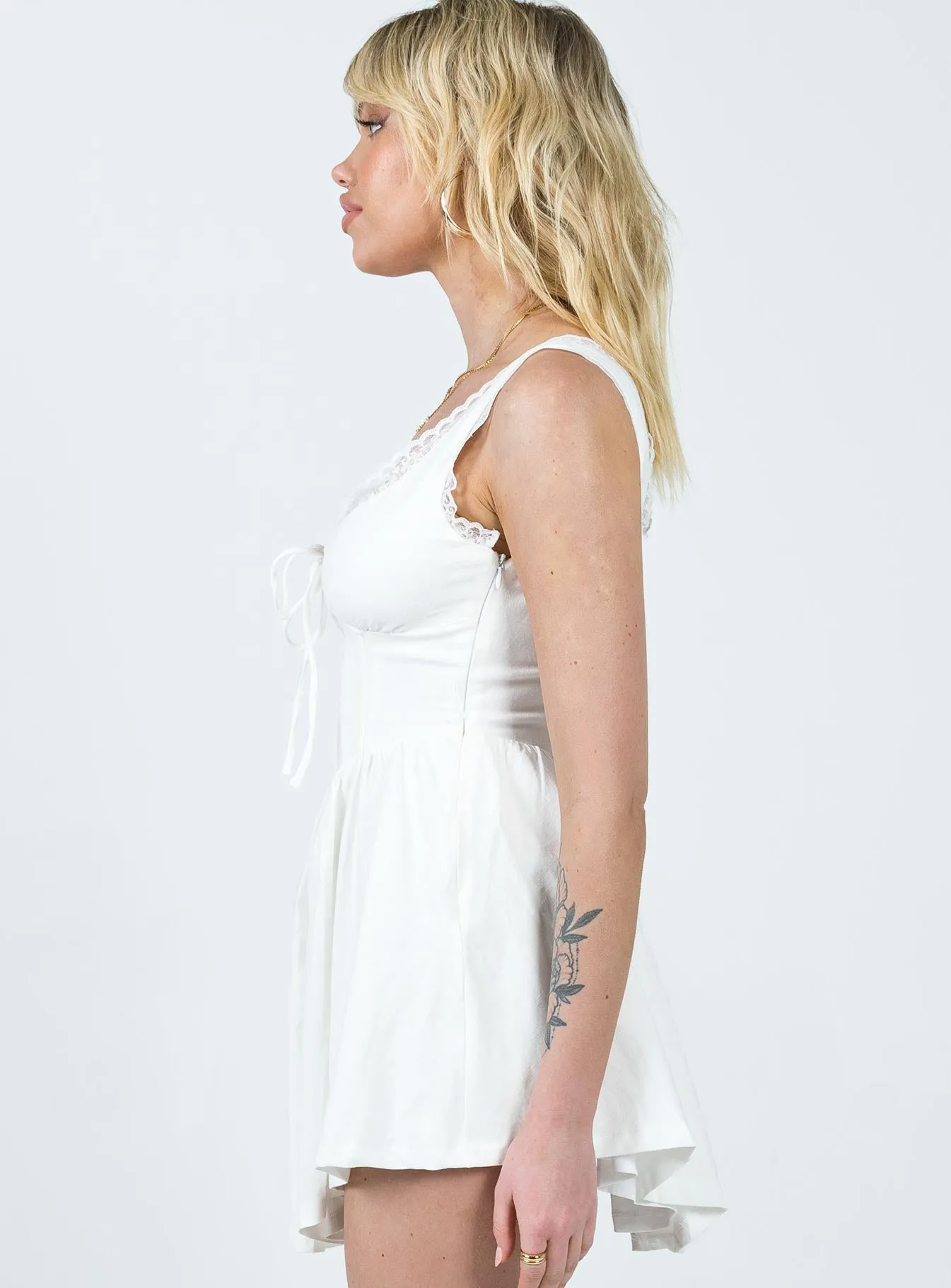 Scarlett Mini Dress White Weekend Look Fashion Design