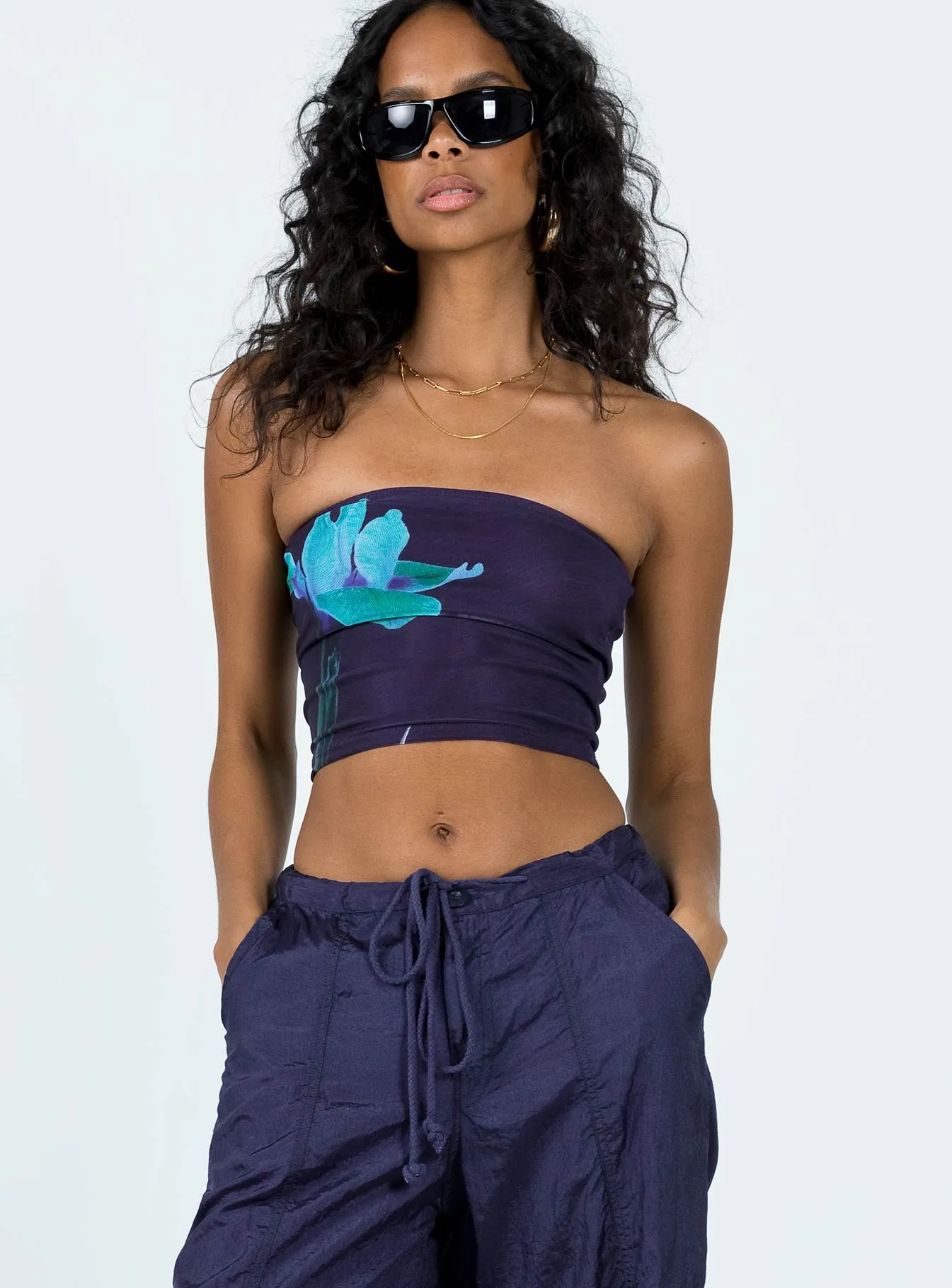 Ergonomic Fit Design Motel Shae Top Navy